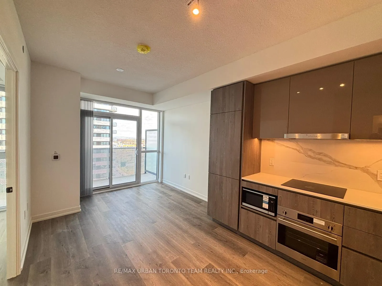 Photo 2 of Unit 2115, 8 Interchange Way, Vaughan, Vaughan Corporate Centre — HOMEH