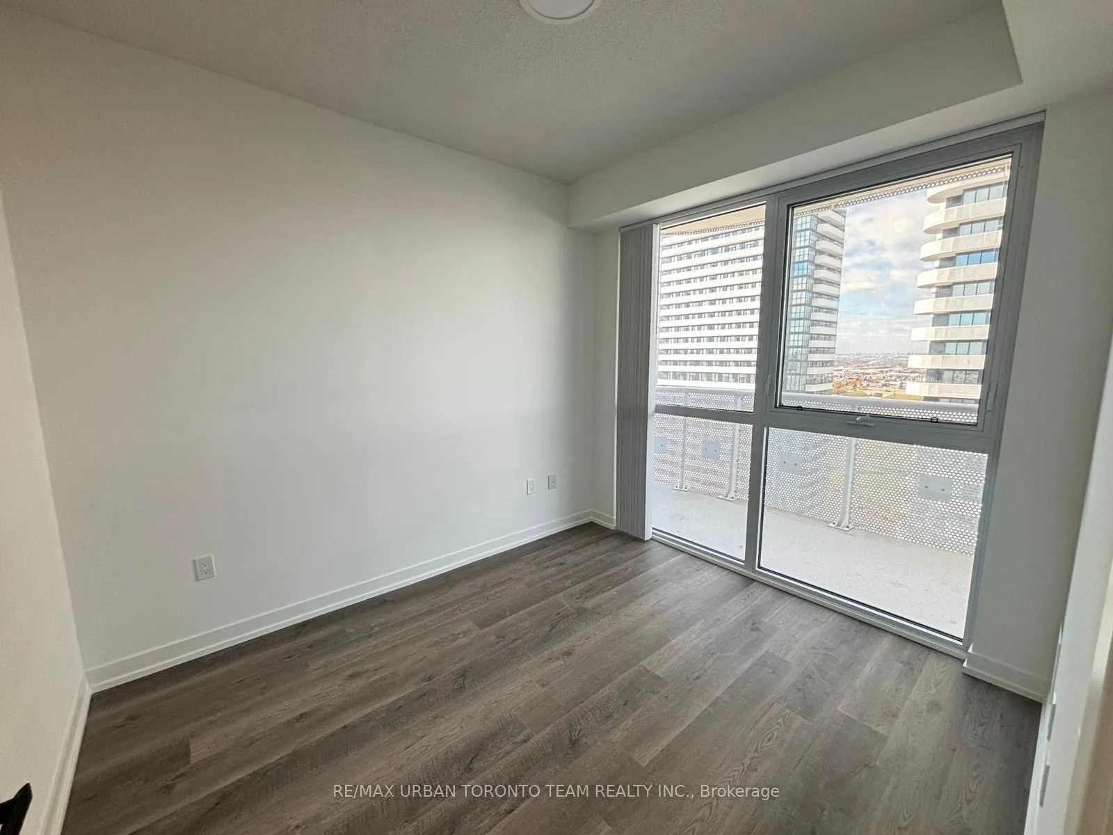 Photo 6 of Unit 2115, 8 Interchange Way, Vaughan, Vaughan Corporate Centre — HOMEH