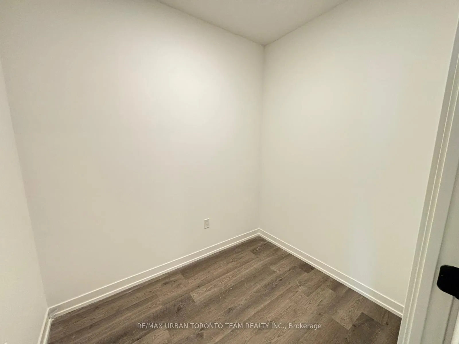 Photo 10 of Unit 2115, 8 Interchange Way, Vaughan, Vaughan Corporate Centre — HOMEH