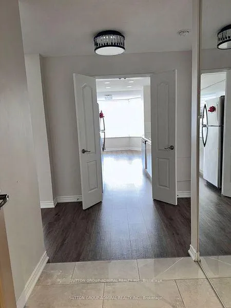 Photo 3 of Unit 207, 7 Townsgate Drive, Vaughan, Crestwood-Springfarm-Yorkhill — HOMEH