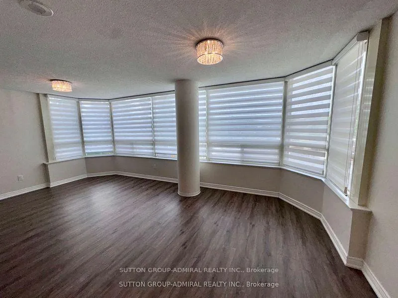 Photo 7 of Unit 207, 7 Townsgate Drive, Vaughan, Crestwood-Springfarm-Yorkhill — HOMEH