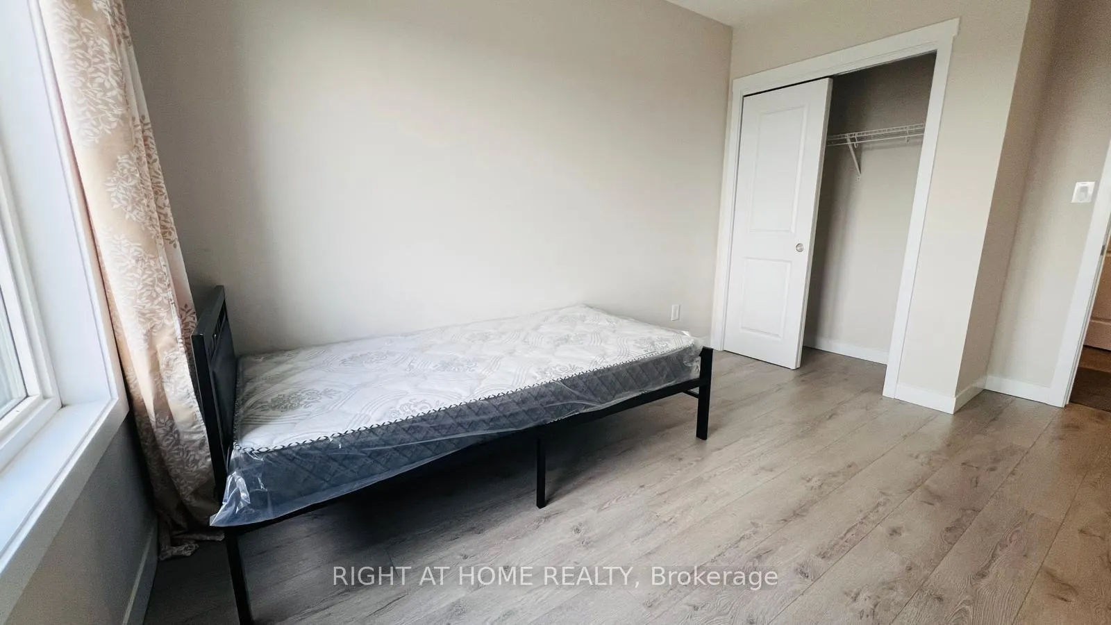 Photo 12 of Unit B-3, 160 Rochefort Street, Kitchener — HOMEH