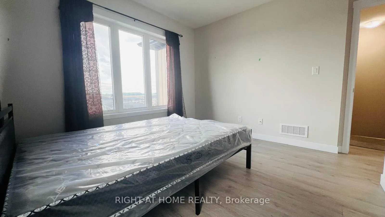 Photo 13 of Unit B-3, 160 Rochefort Street, Kitchener — HOMEH