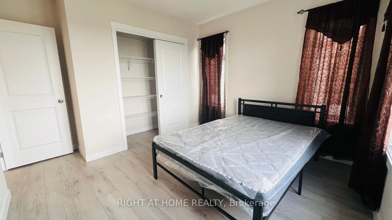Photo 14 of Unit B-3, 160 Rochefort Street, Kitchener — HOMEH