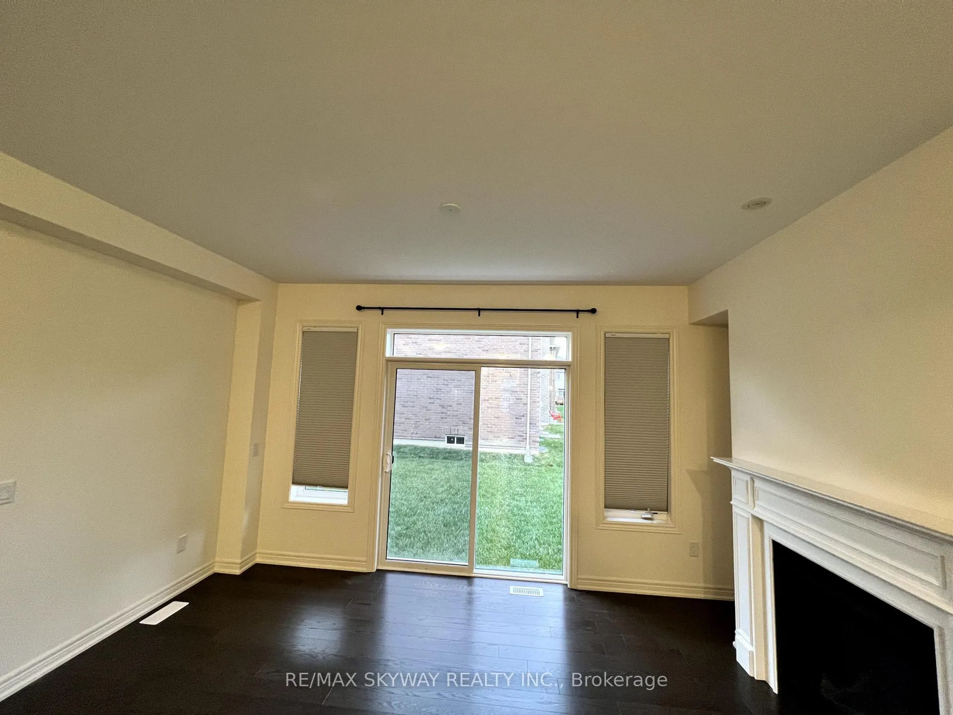 Photo 3 of 38 Donald Stewart Road, Brampton, Northwest Brampton — HOMEH