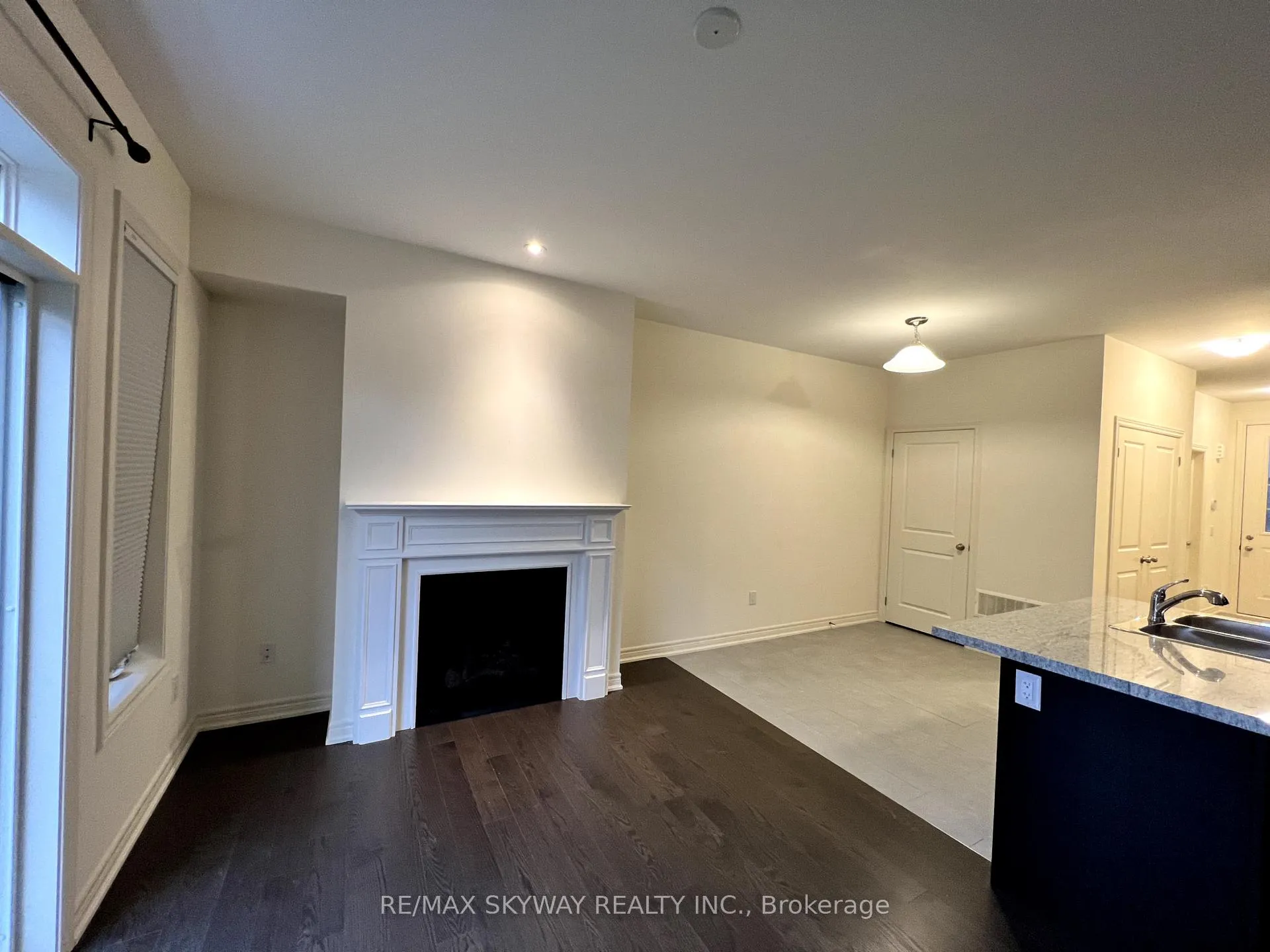Photo 4 of 38 Donald Stewart Road, Brampton, Northwest Brampton — HOMEH