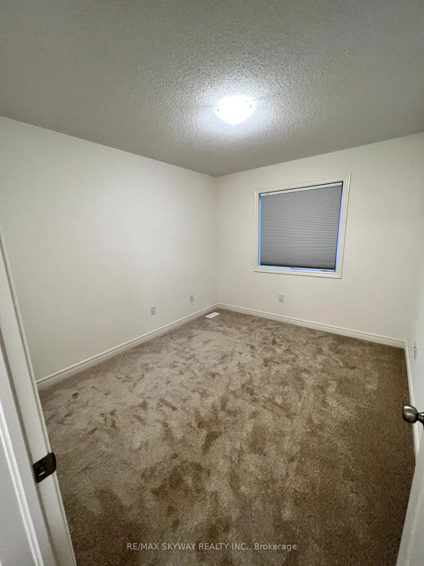 Photo 11 of 38 Donald Stewart Road, Brampton, Northwest Brampton — HOMEH
