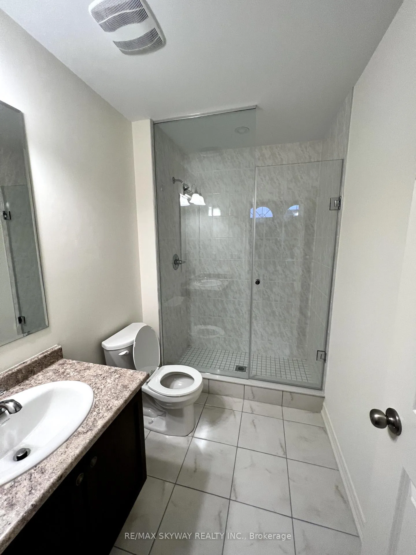 Photo 16 of 38 Donald Stewart Road, Brampton, Northwest Brampton — HOMEH