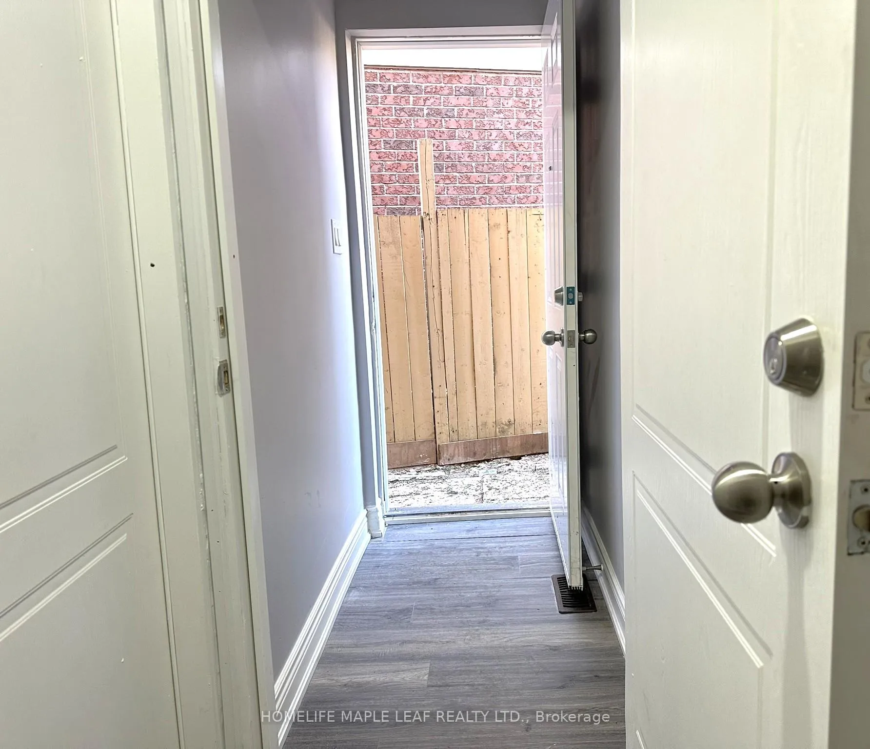 Photo 3 of Unit BASEMENT, 72 Four Seasons Circle, Brampton, Fletcher's Meadow — HOMEH
