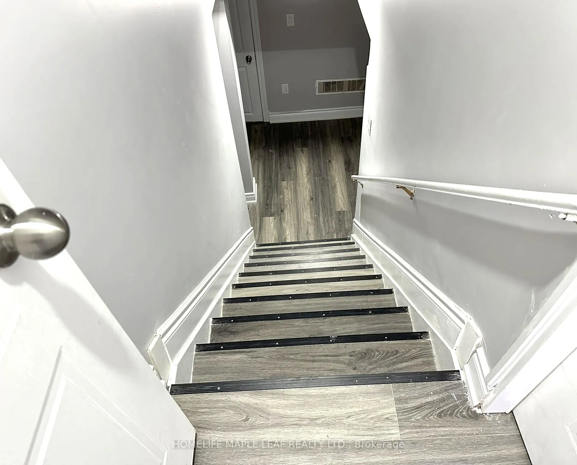 Photo 4 of Unit BASEMENT, 72 Four Seasons Circle, Brampton, Fletcher's Meadow — HOMEH