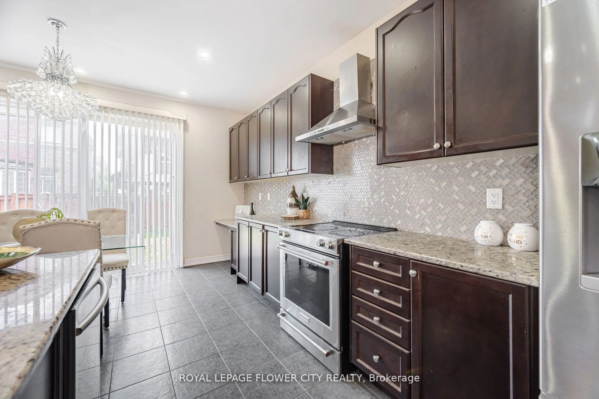 Photo 13 of 457 Dougall Avenue, Caledon, Rural Caledon — HOMEH