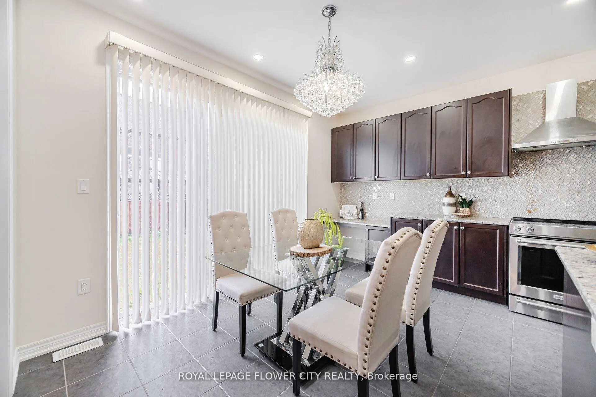 Photo 17 of 457 Dougall Avenue, Caledon, Rural Caledon — HOMEH