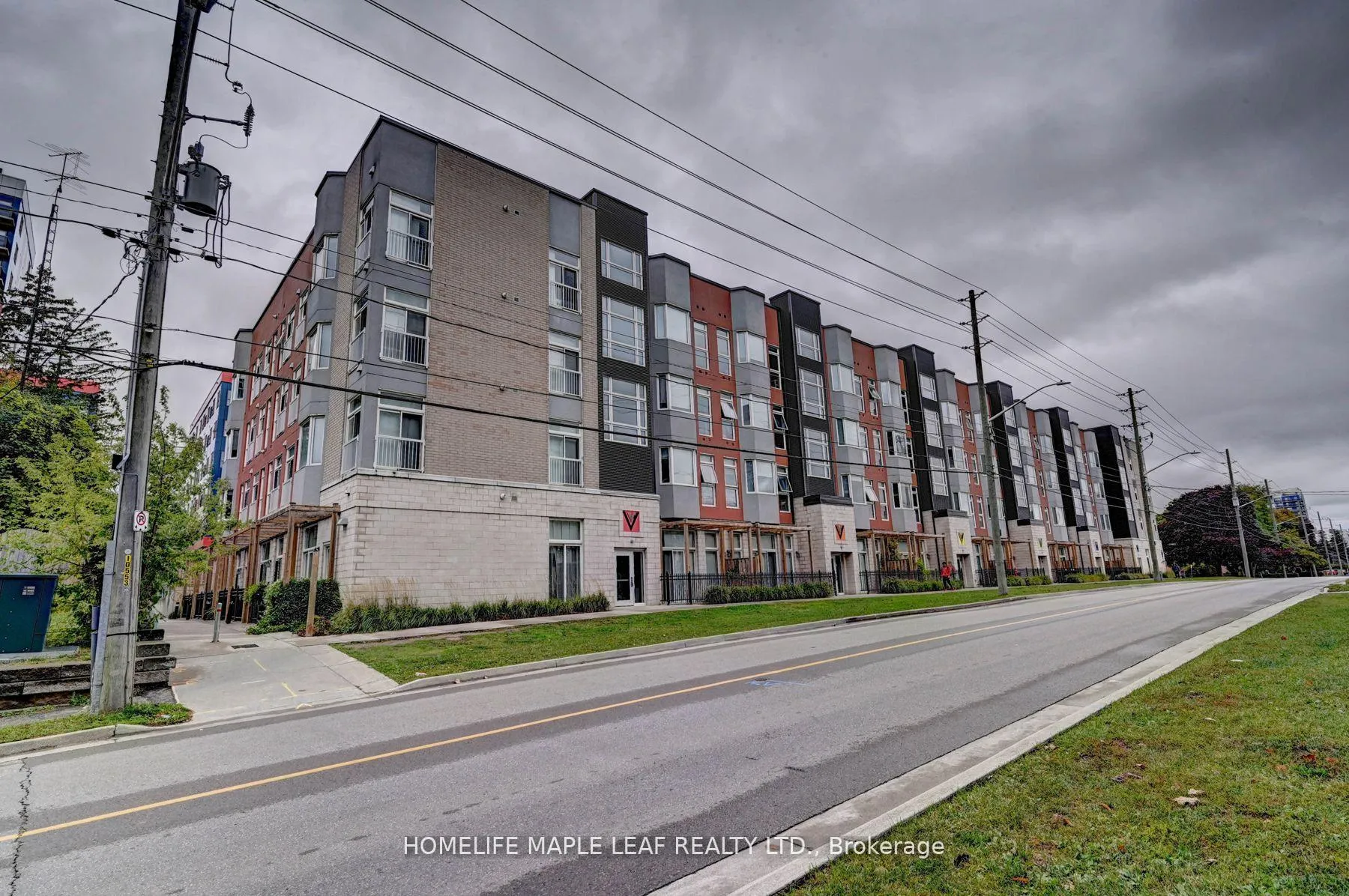 Front of Unit 106, 253 Albert Street W
