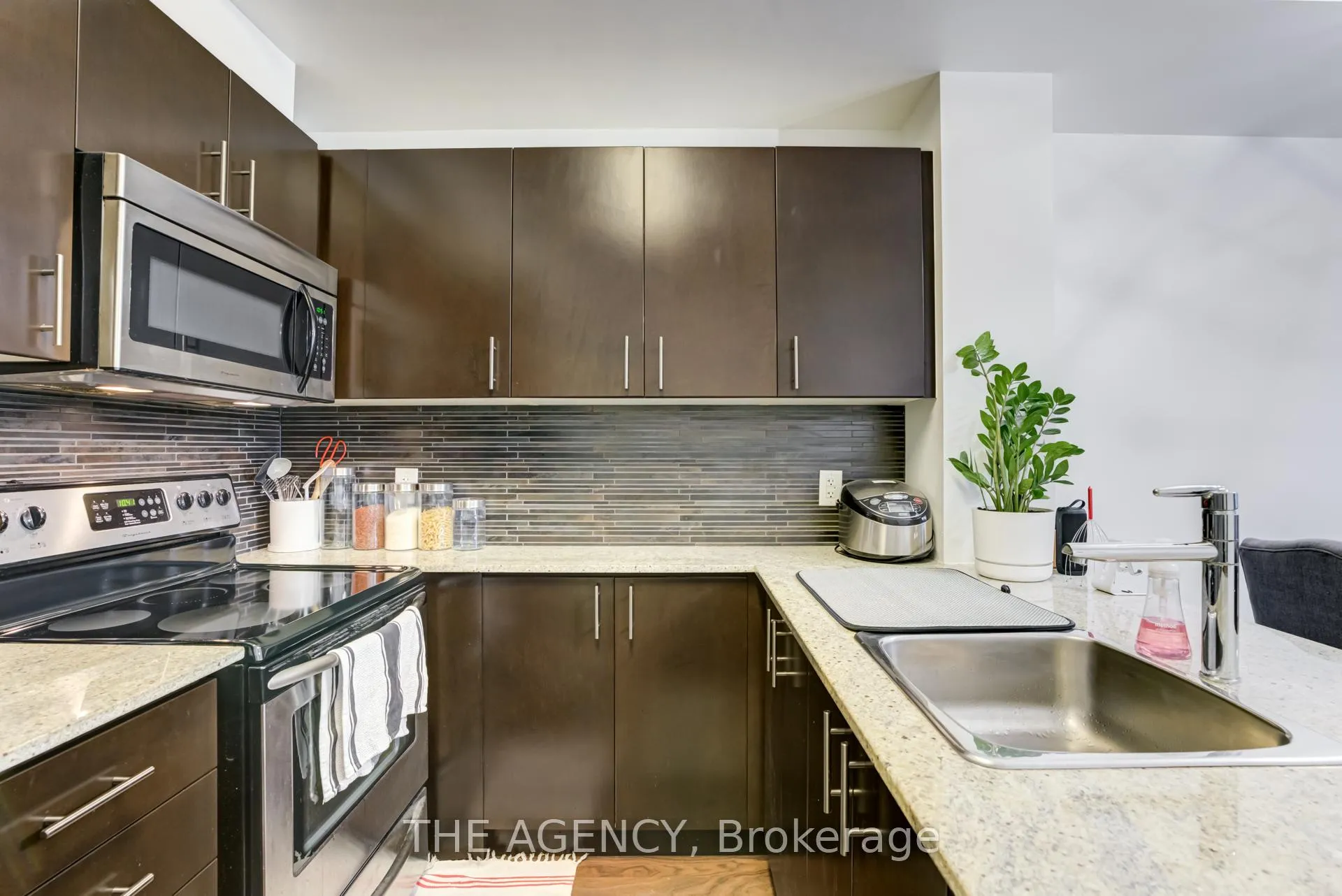 Photo 6 of Unit 628, 25 Cole Street, Toronto, Regent Park — HOMEH