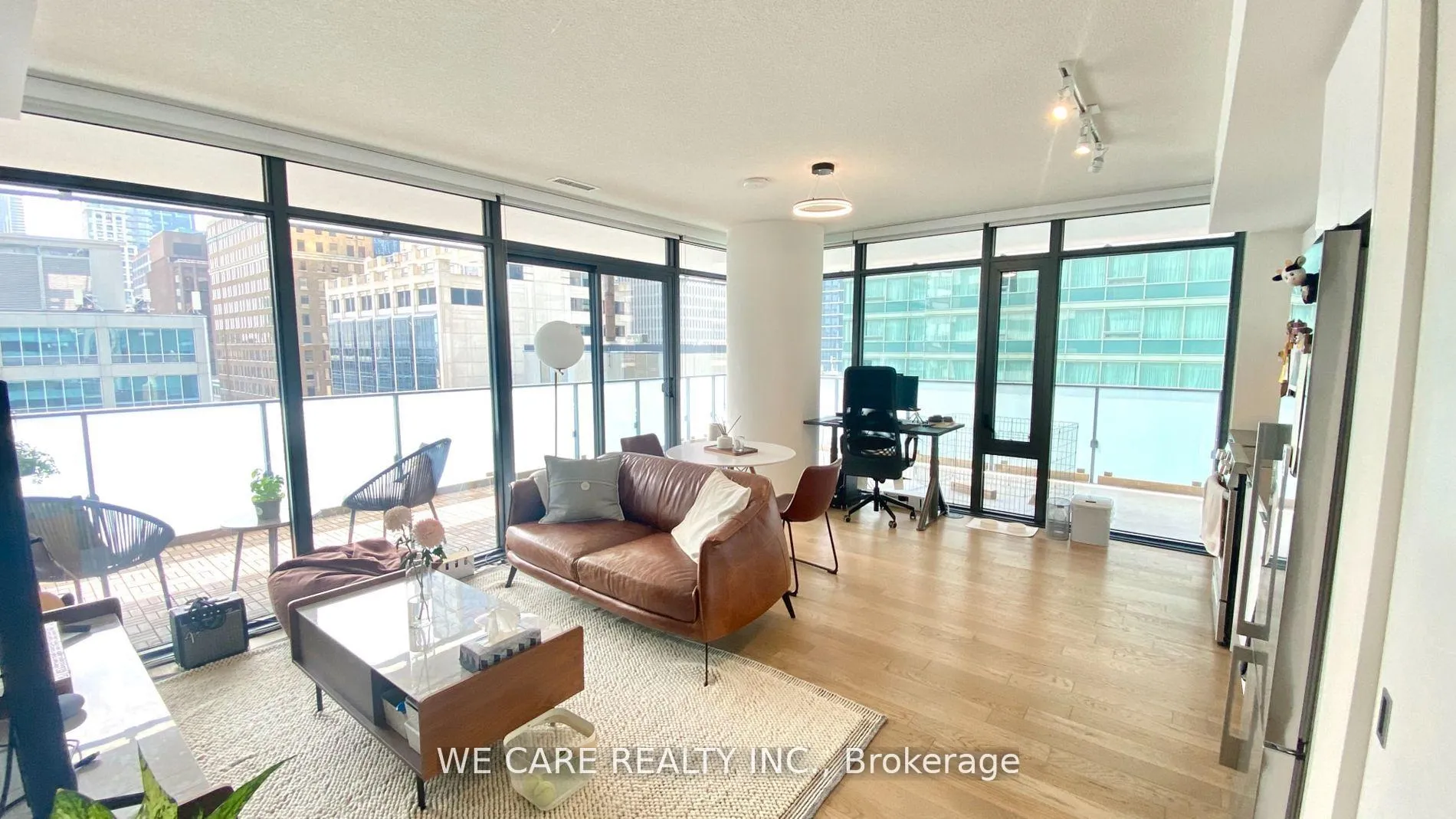 Photo 6 of Unit 1310, 25 Richmond Street E, Toronto, Church-Yonge Corridor — HOMEH