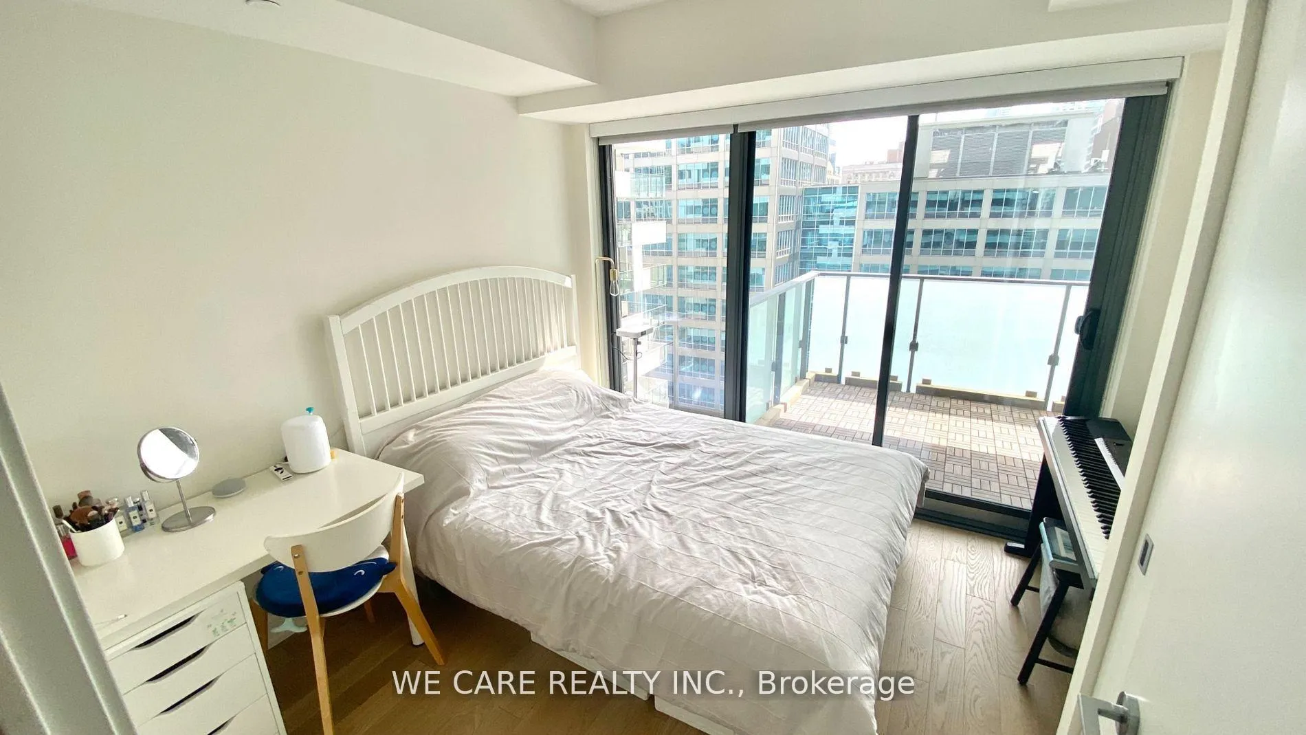 Photo 10 of Unit 1310, 25 Richmond Street E, Toronto, Church-Yonge Corridor — HOMEH