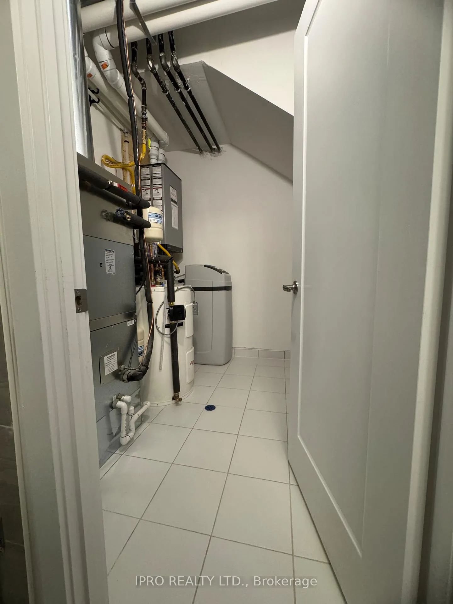 Photo 16 of Unit M185, 40 Palace Street, Kitchener — HOMEH