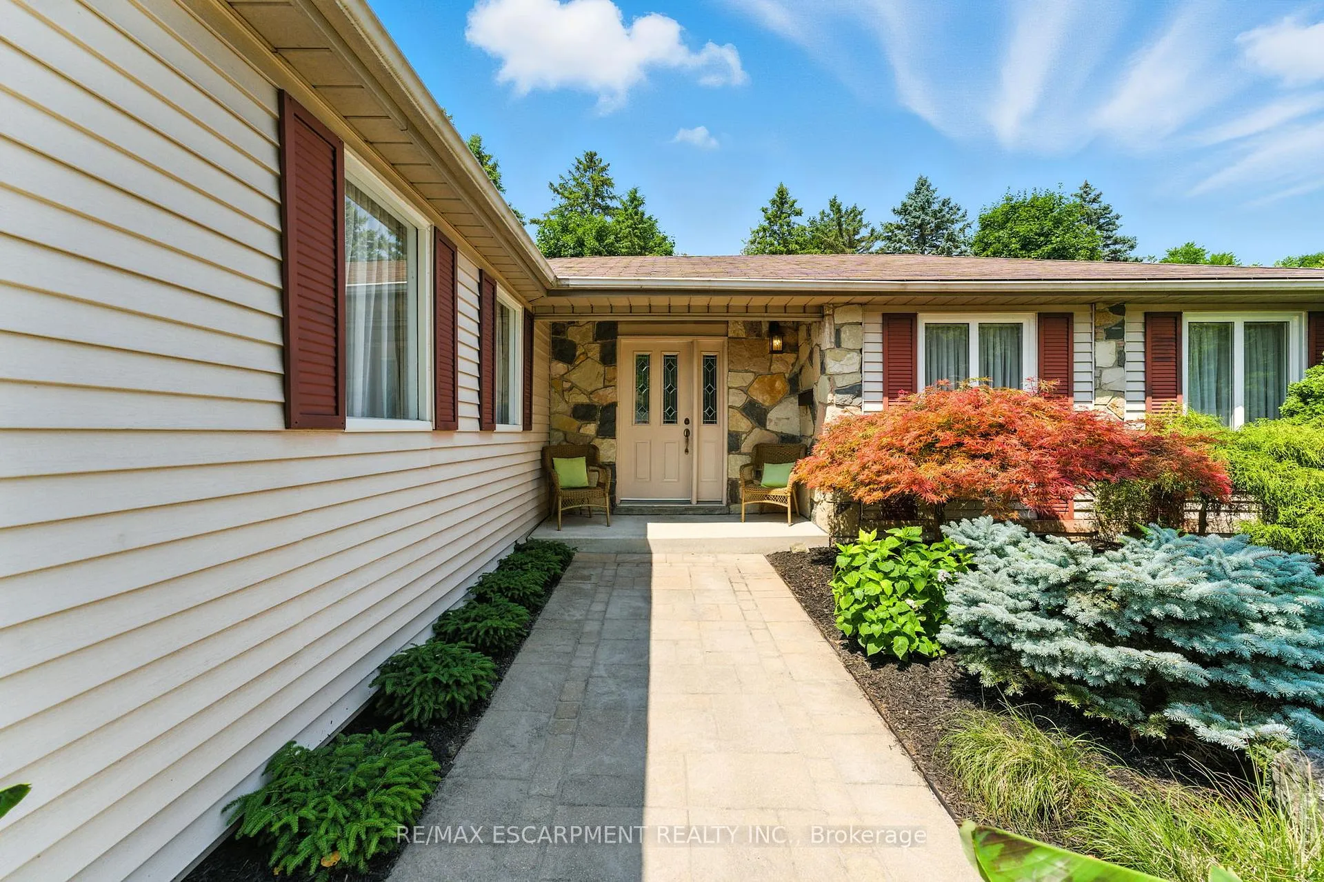 Photo 3 of 51 Pleasant Avenue, Hamilton, Dundas — HOMEH