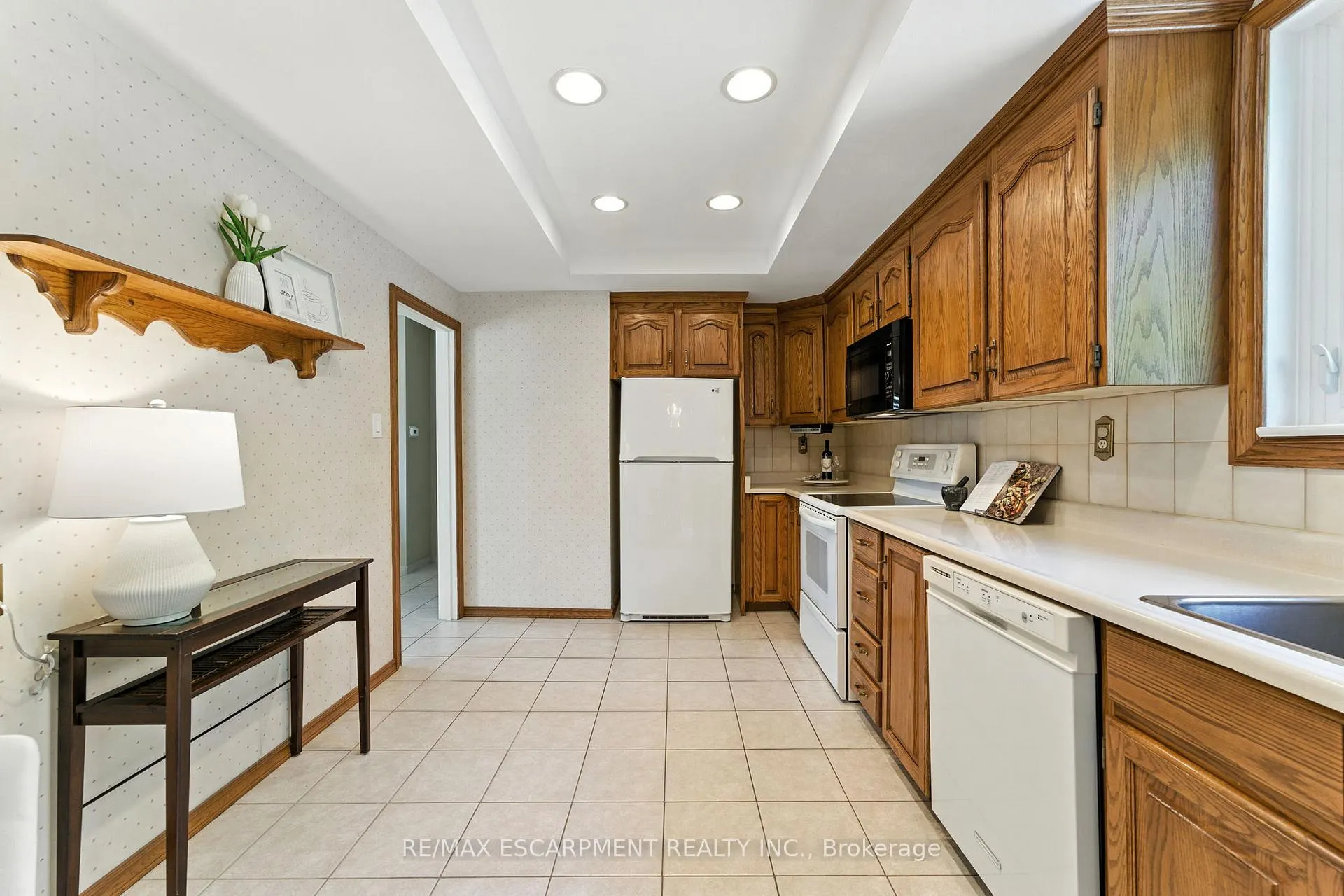 Photo 10 of 51 Pleasant Avenue, Hamilton, Dundas — HOMEH