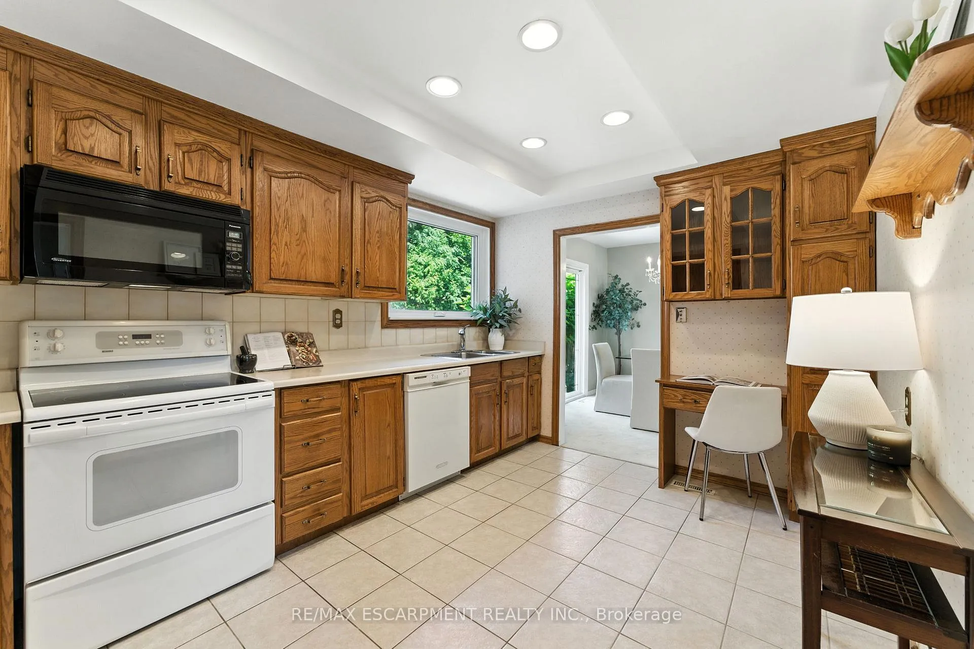 Photo 12 of 51 Pleasant Avenue, Hamilton, Dundas — HOMEH