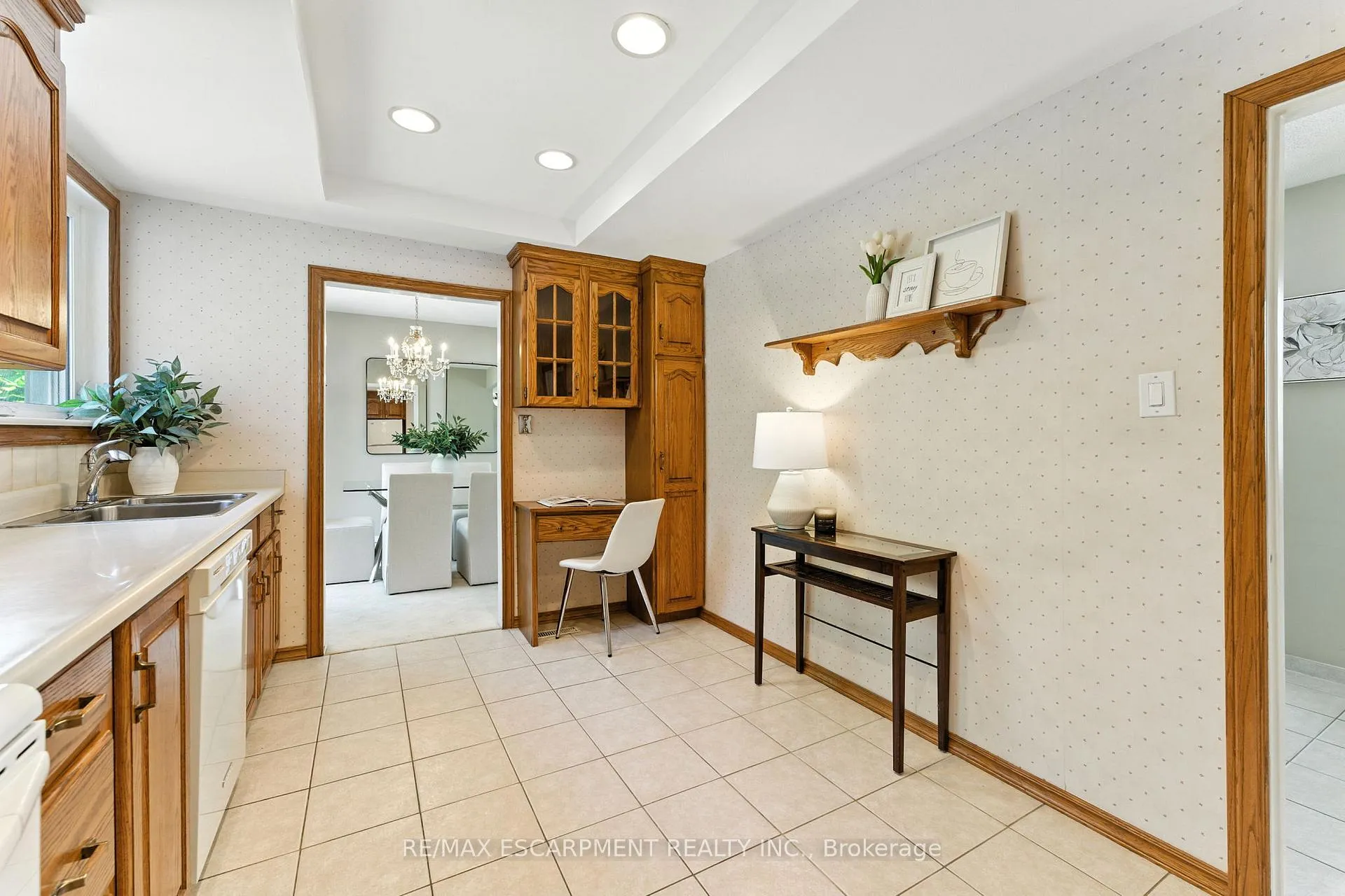 Photo 13 of 51 Pleasant Avenue, Hamilton, Dundas — HOMEH