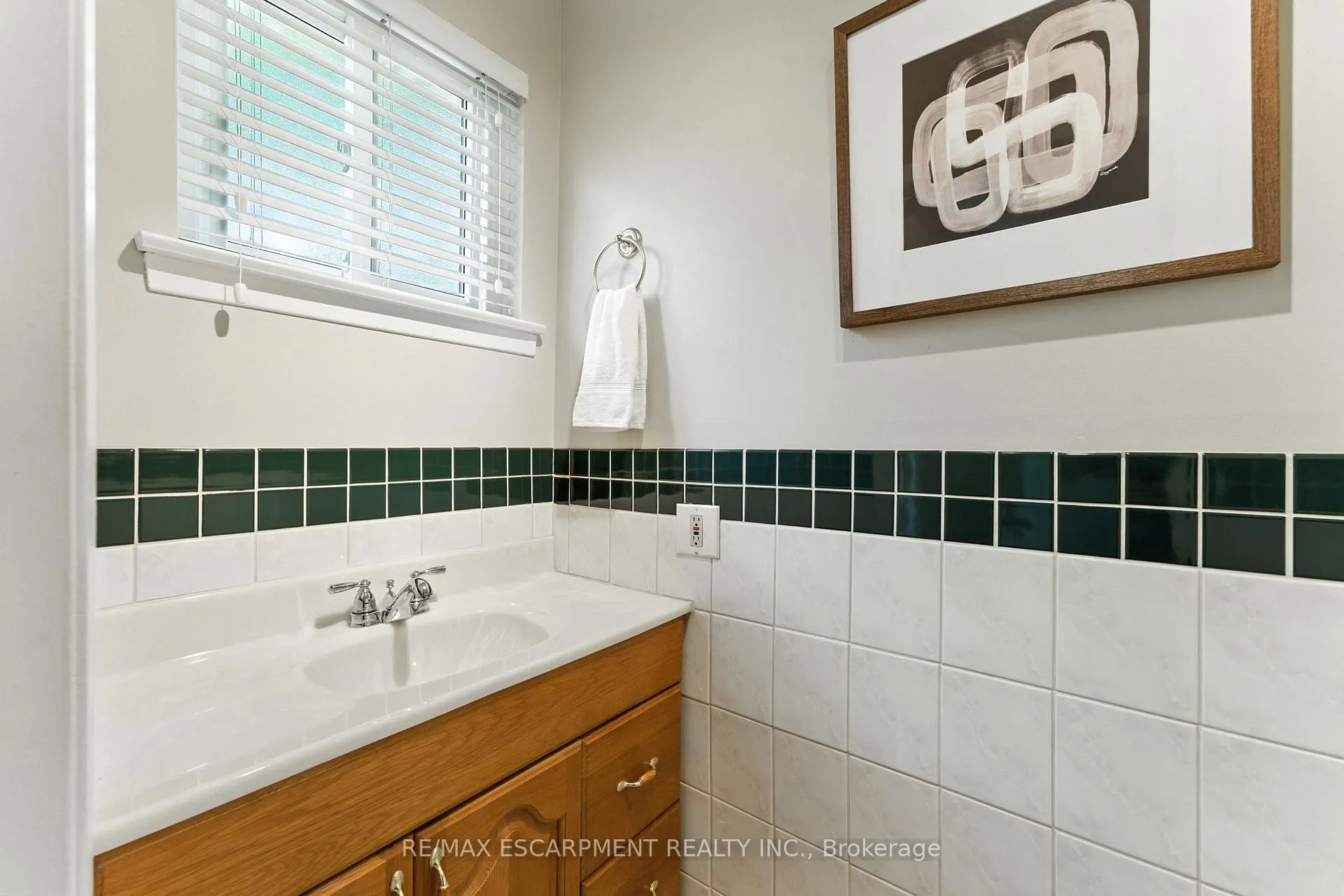Photo 15 of 51 Pleasant Avenue, Hamilton, Dundas — HOMEH