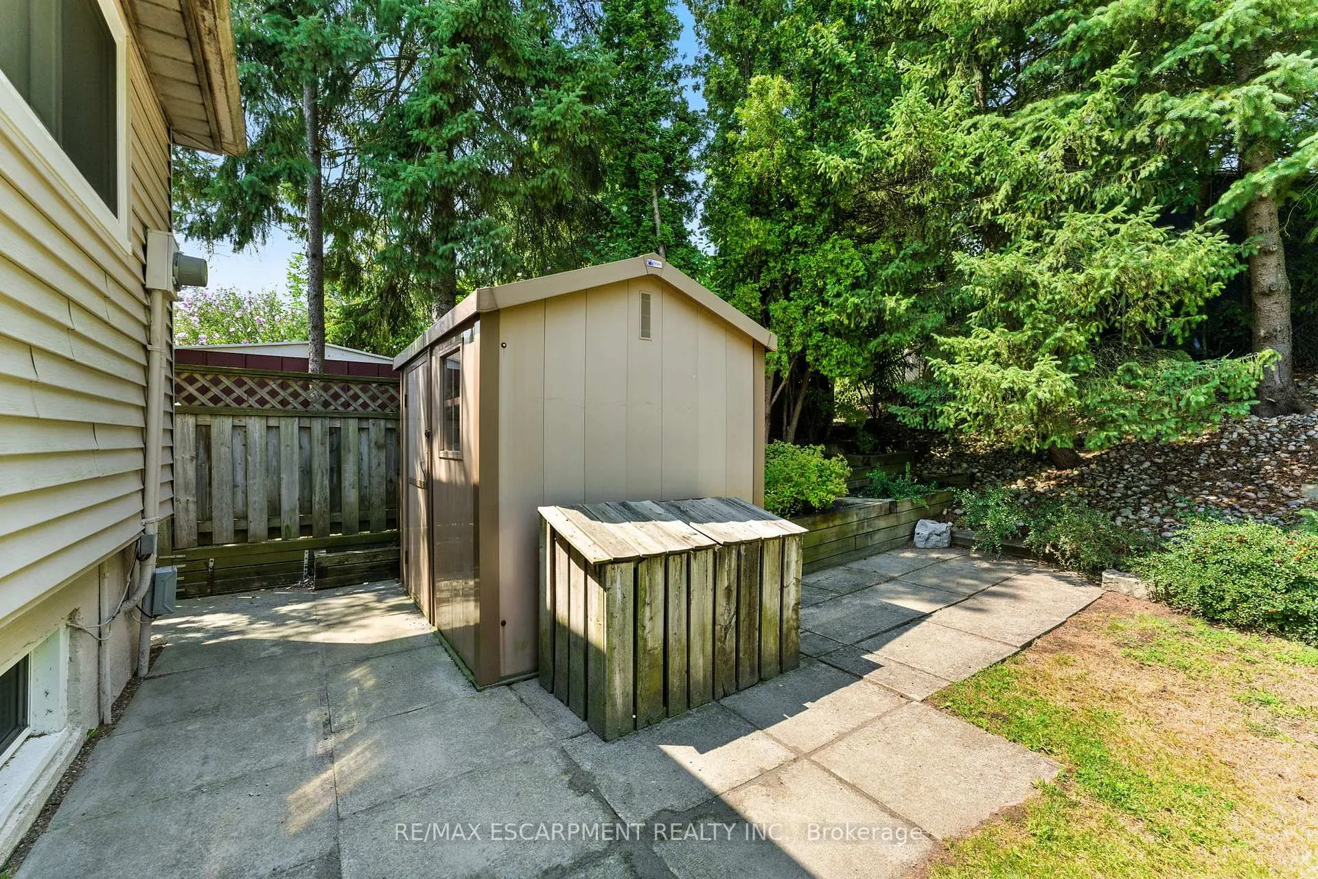 Photo 32 of 51 Pleasant Avenue, Hamilton, Dundas — HOMEH