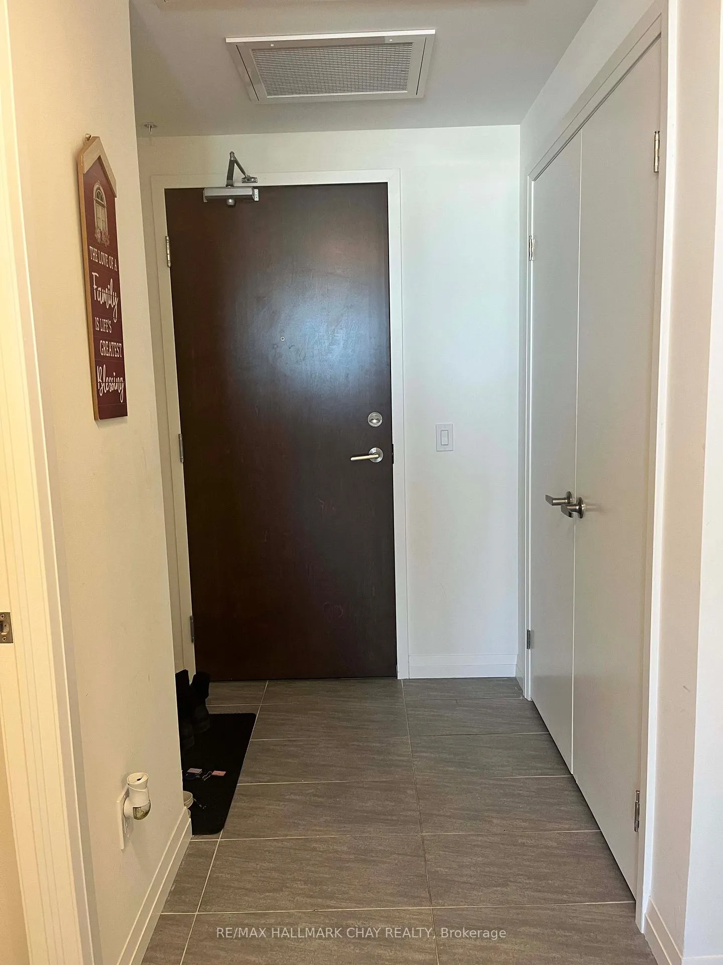 Photo 3 of Unit 1709, 108 Garment Street, Kitchener — HOMEH