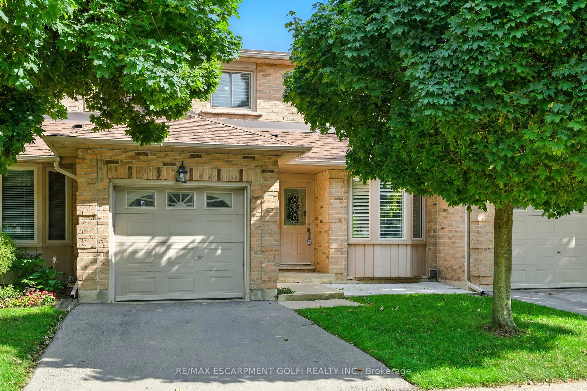 Photo 1 of Unit 40, 800 Upper Paradise Road, Hamilton, Gilkson — HOMEH