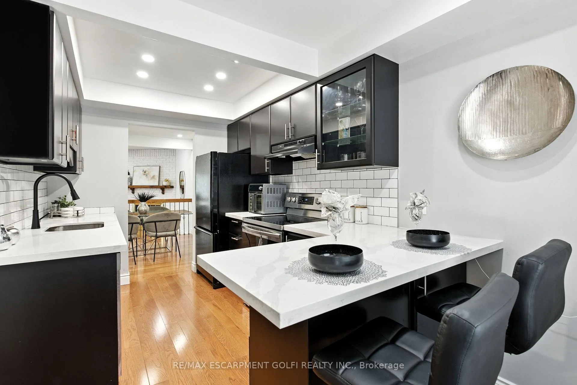 Photo 6 of Unit 40, 800 Upper Paradise Road, Hamilton, Gilkson — HOMEH