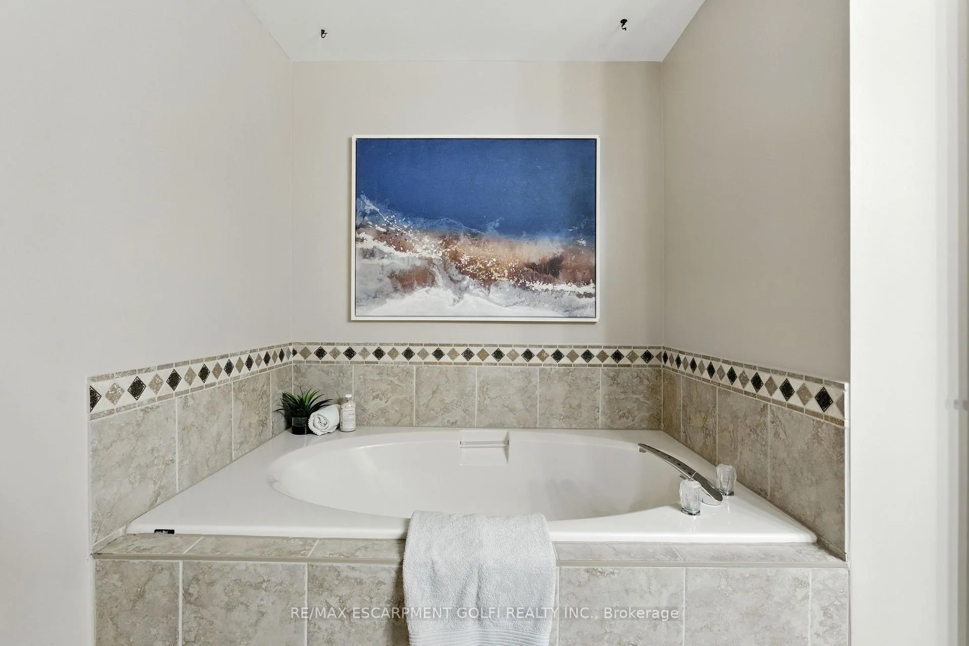 Photo 18 of Unit 40, 800 Upper Paradise Road, Hamilton, Gilkson — HOMEH
