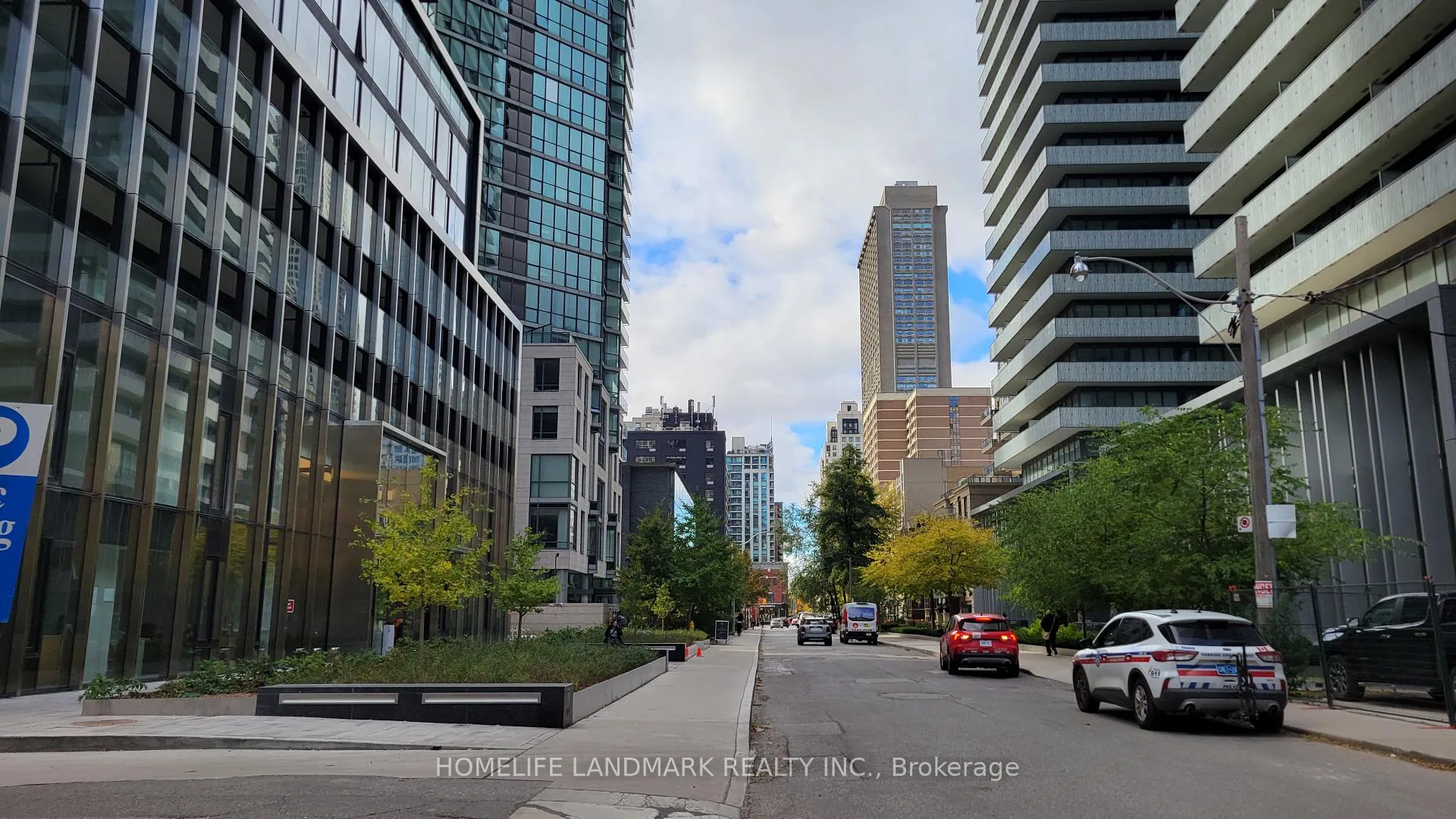 Photo 3 of Unit 2005, 55 Charles Street E, Toronto, Church-Yonge Corridor — HOMEH