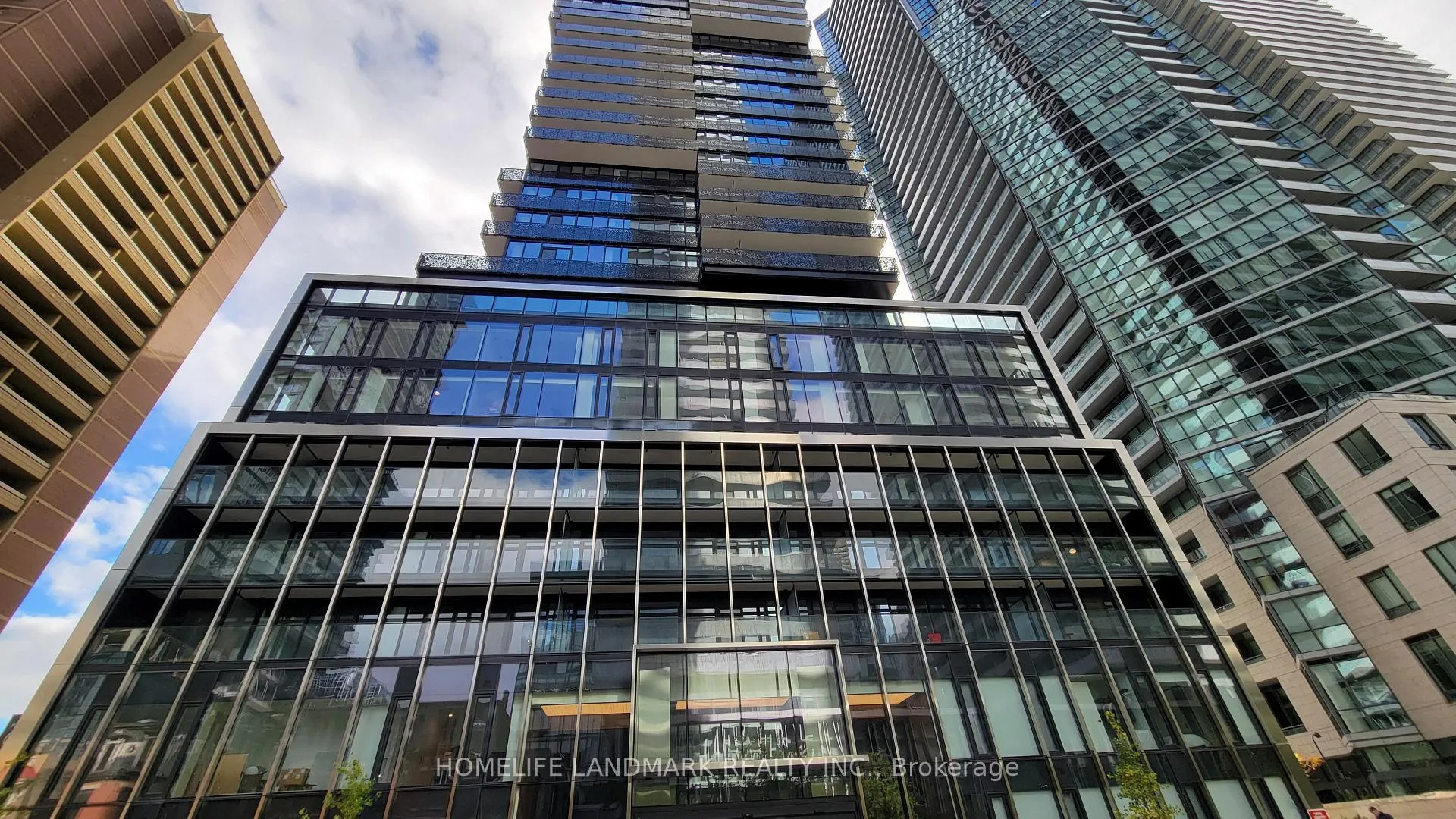 Photo 4 of Unit 2005, 55 Charles Street E, Toronto, Church-Yonge Corridor — HOMEH
