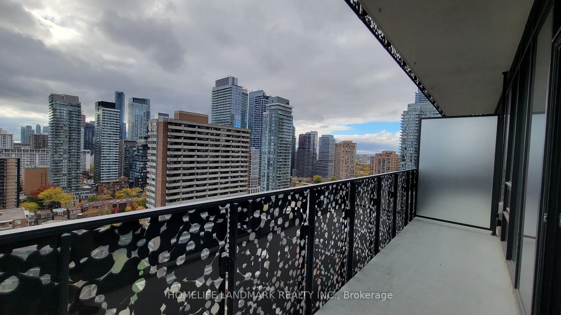 Photo 11 of Unit 2005, 55 Charles Street E, Toronto, Church-Yonge Corridor — HOMEH