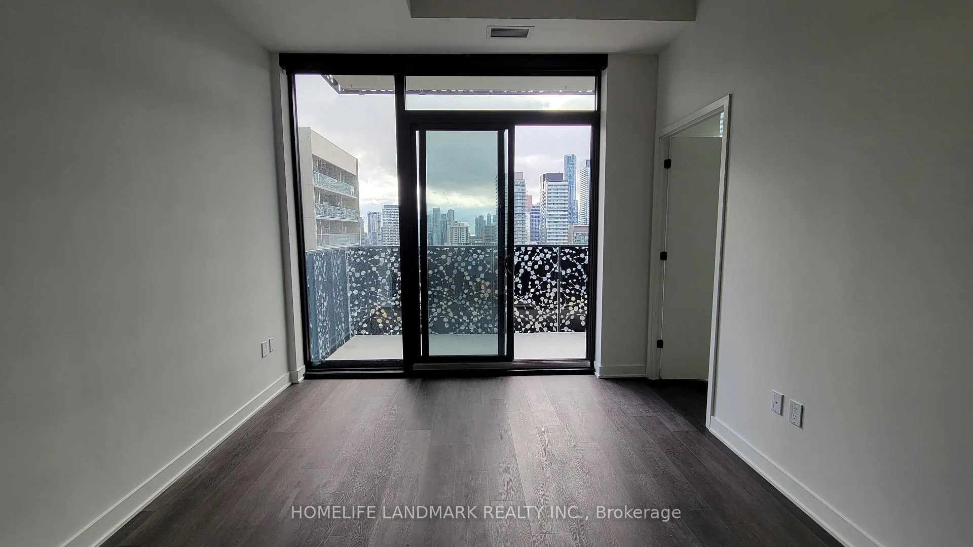 Photo 12 of Unit 2005, 55 Charles Street E, Toronto, Church-Yonge Corridor — HOMEH