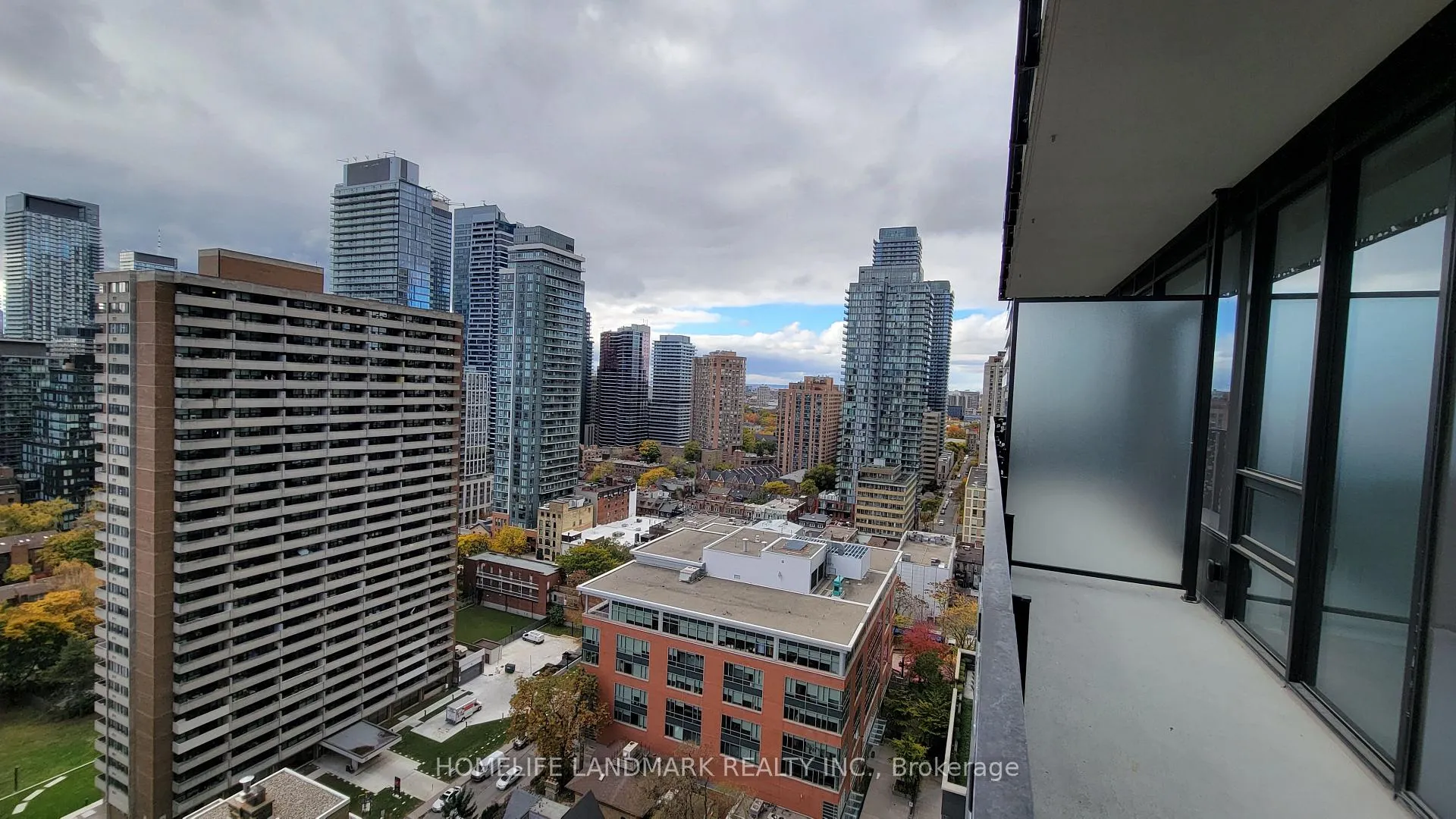 Photo 15 of Unit 2005, 55 Charles Street E, Toronto, Church-Yonge Corridor — HOMEH