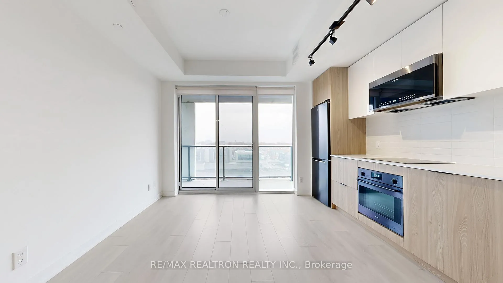 Photo 6 of Unit 603, 5 Defries Street, Toronto, Regent Park — HOMEH