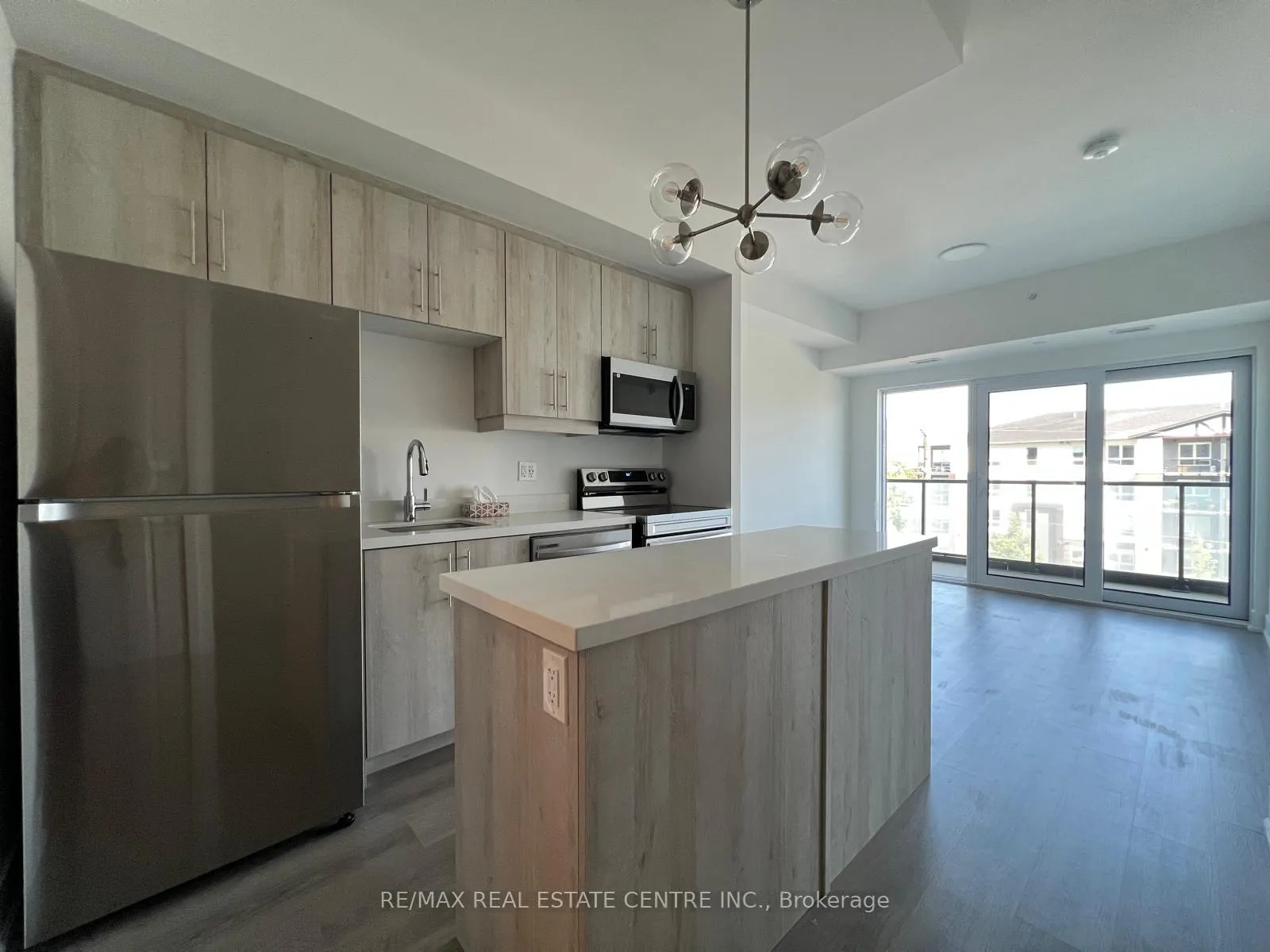 Front of Unit 403, 575 Conklin Road