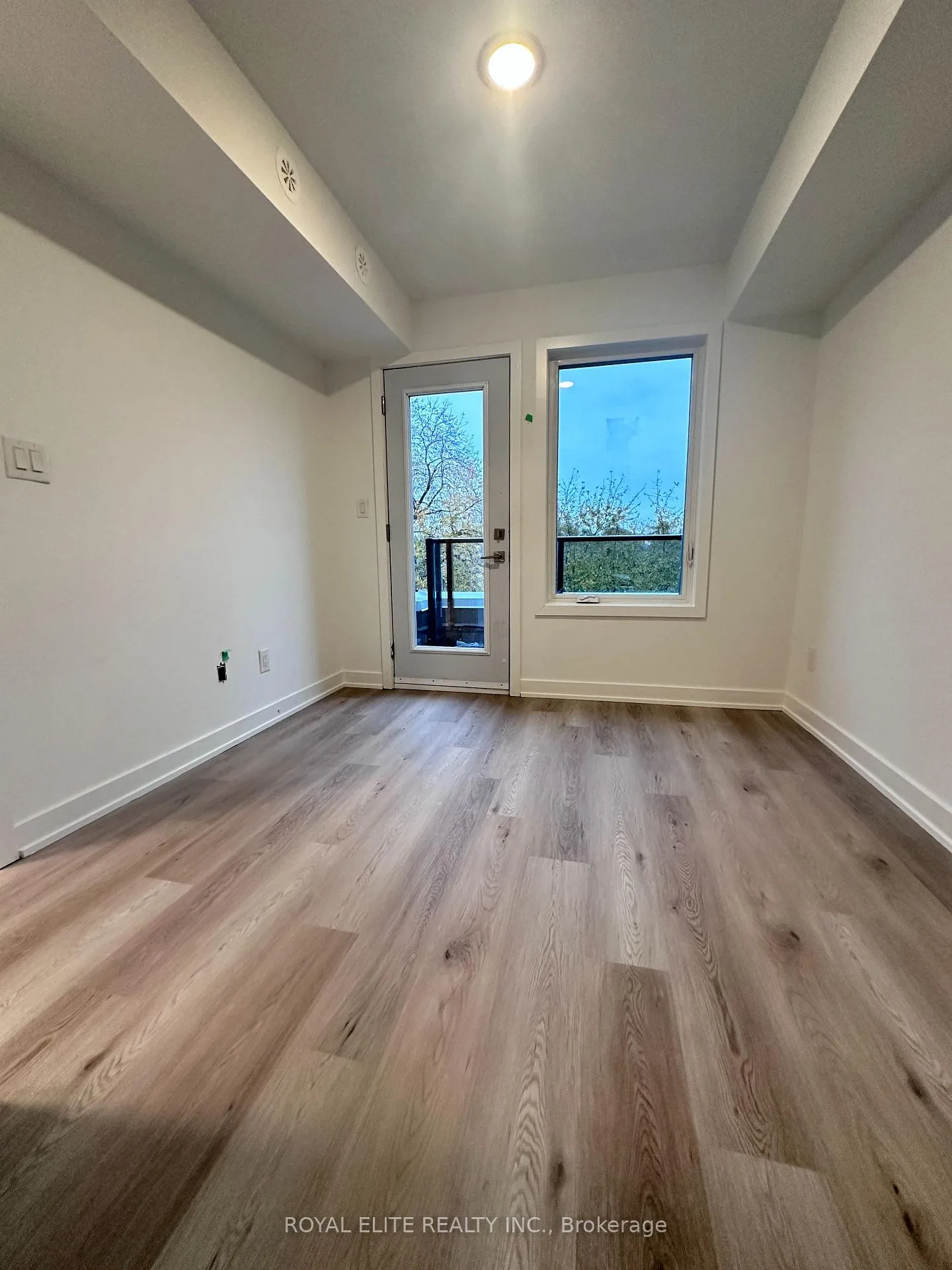 Photo 7 of Unit 4, 1475 O'Connor Drive, Toronto, East York — HOMEH