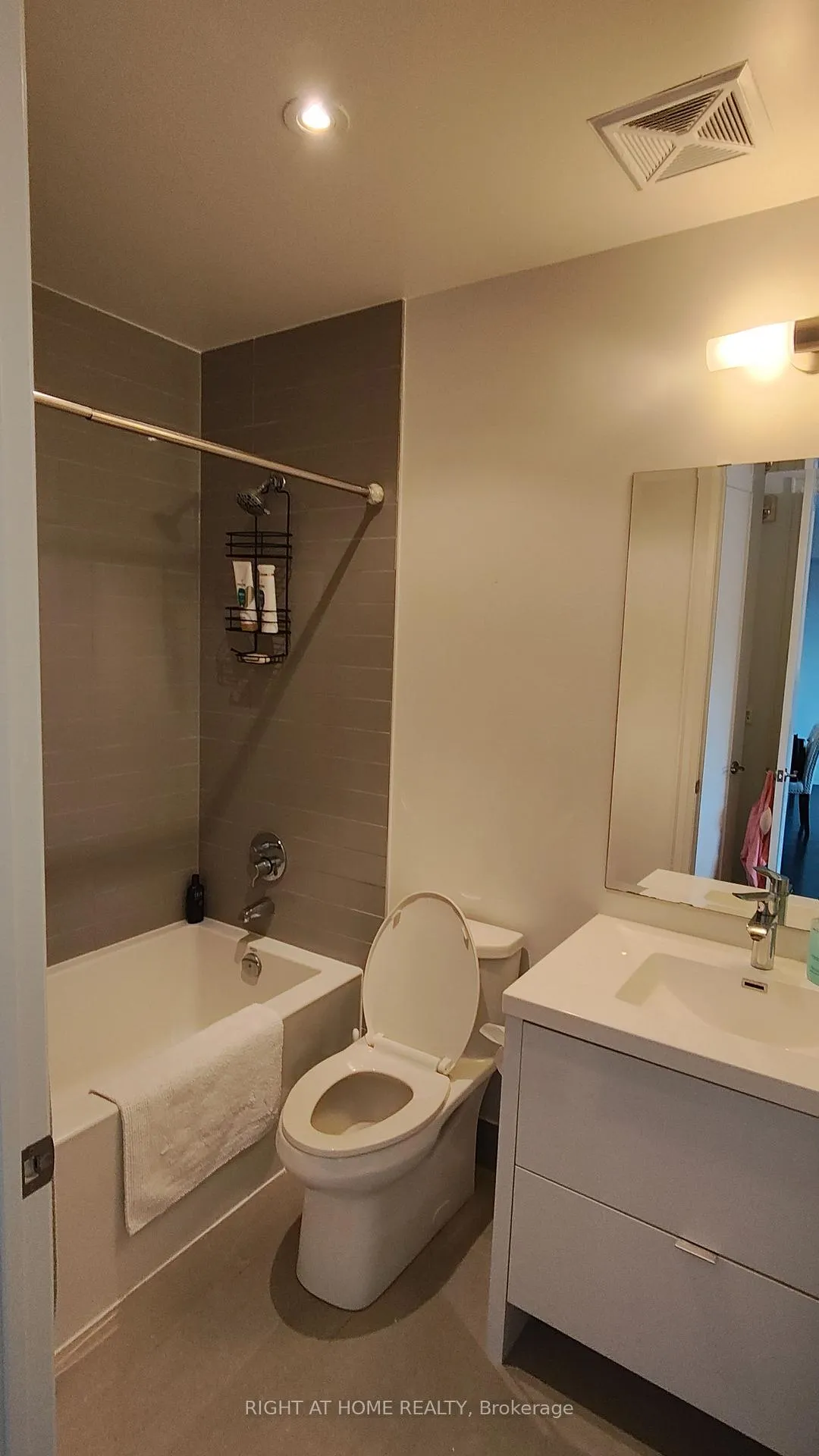 Photo 8 of Unit 330, 20 Fred Varley Drive, Markham, Unionville — HOMEH