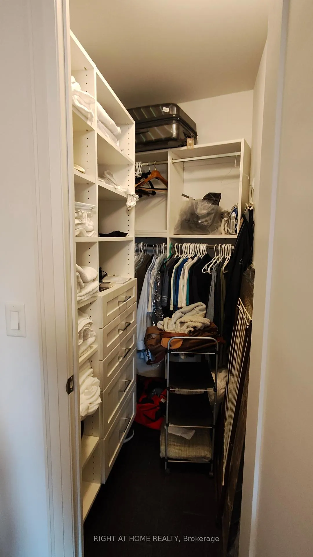 Photo 9 of Unit 330, 20 Fred Varley Drive, Markham, Unionville — HOMEH