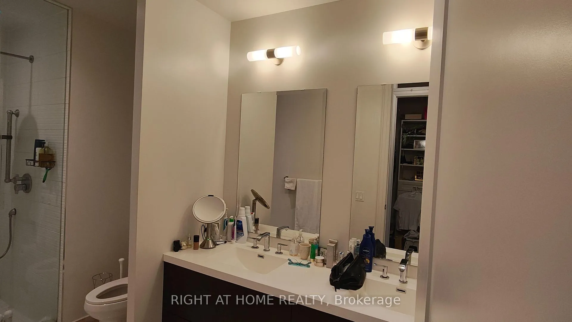 Photo 13 of Unit 330, 20 Fred Varley Drive, Markham, Unionville — HOMEH