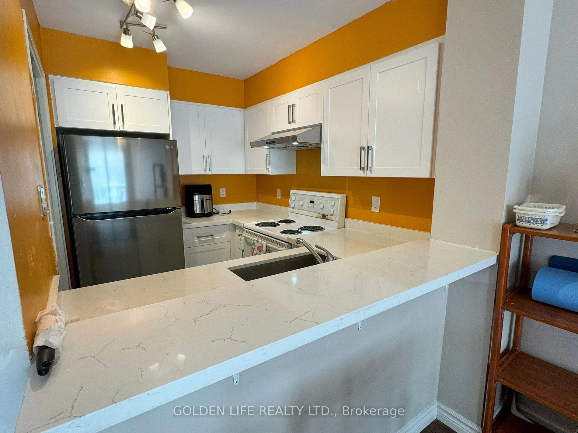 Photo 6 of Unit 1010, 7 Carlton Street, Toronto, Church-Yonge Corridor — HOMEH