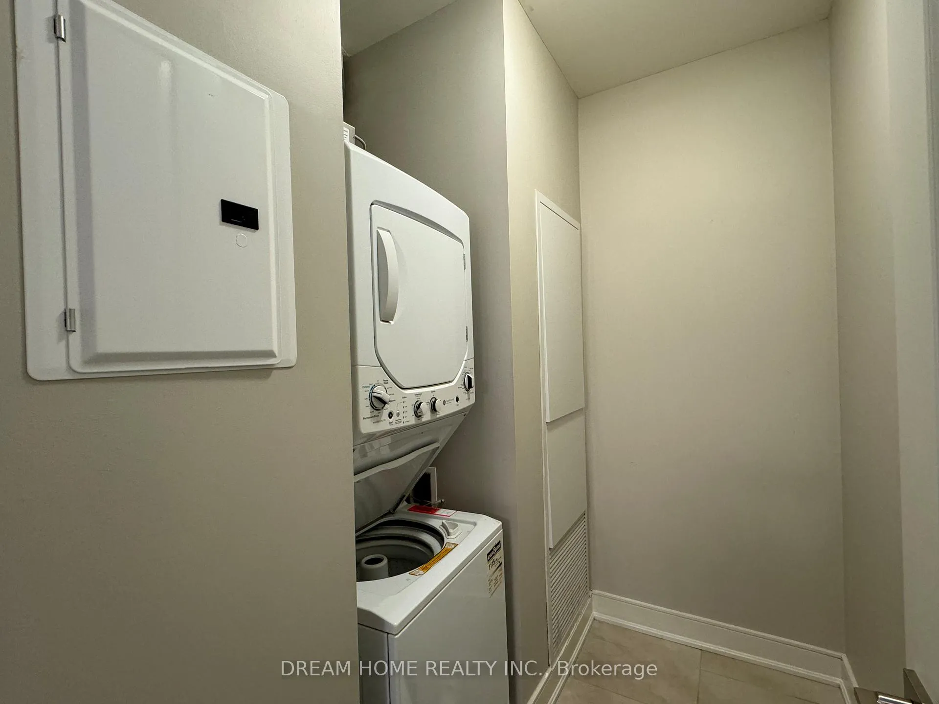 Photo 6 of Unit 706, 150 Main st Street W, Hamilton, Central — HOMEH