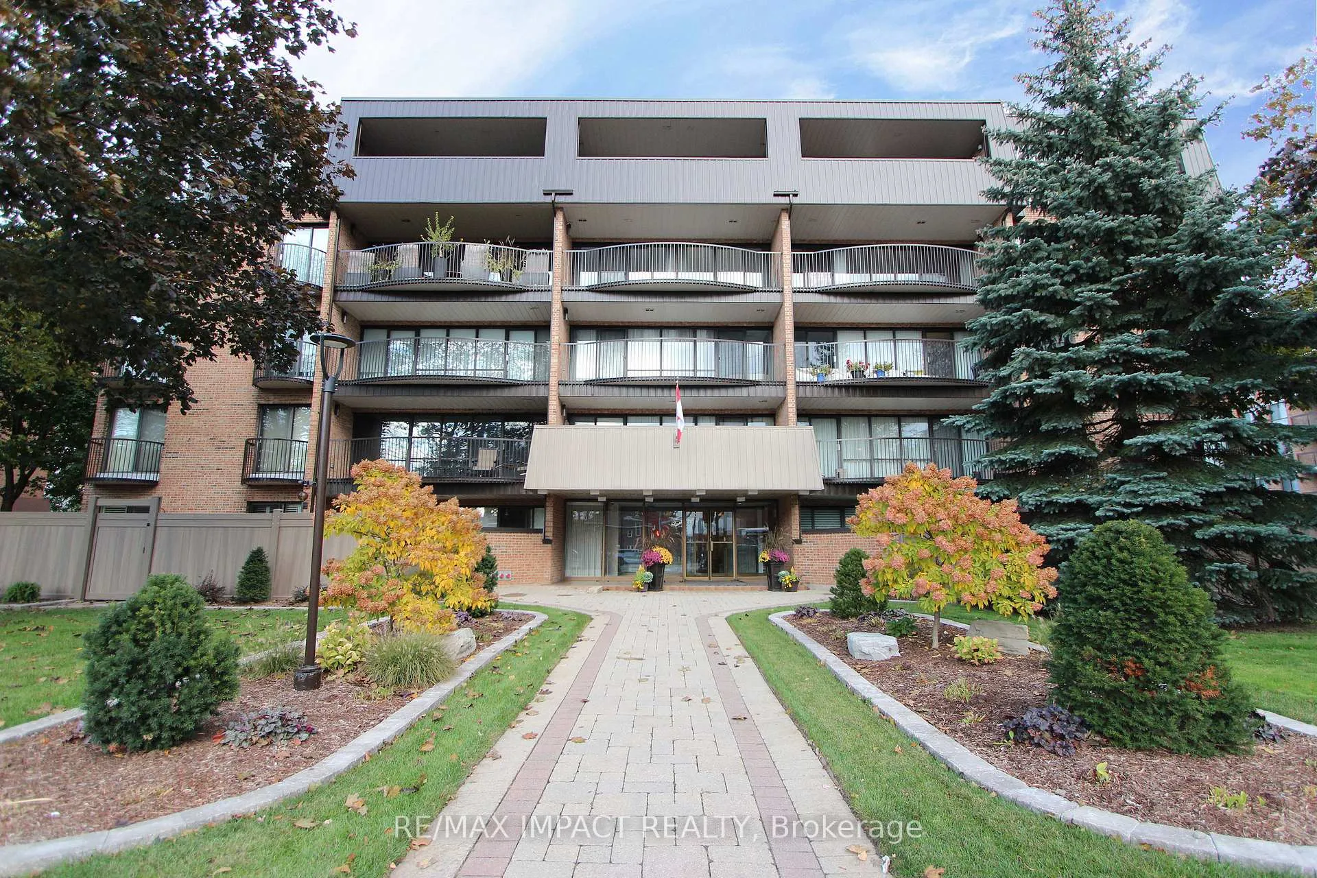 Photo 2 of Unit 409, 337 Simcoe Street N, Oshawa, O'Neill — HOMEH