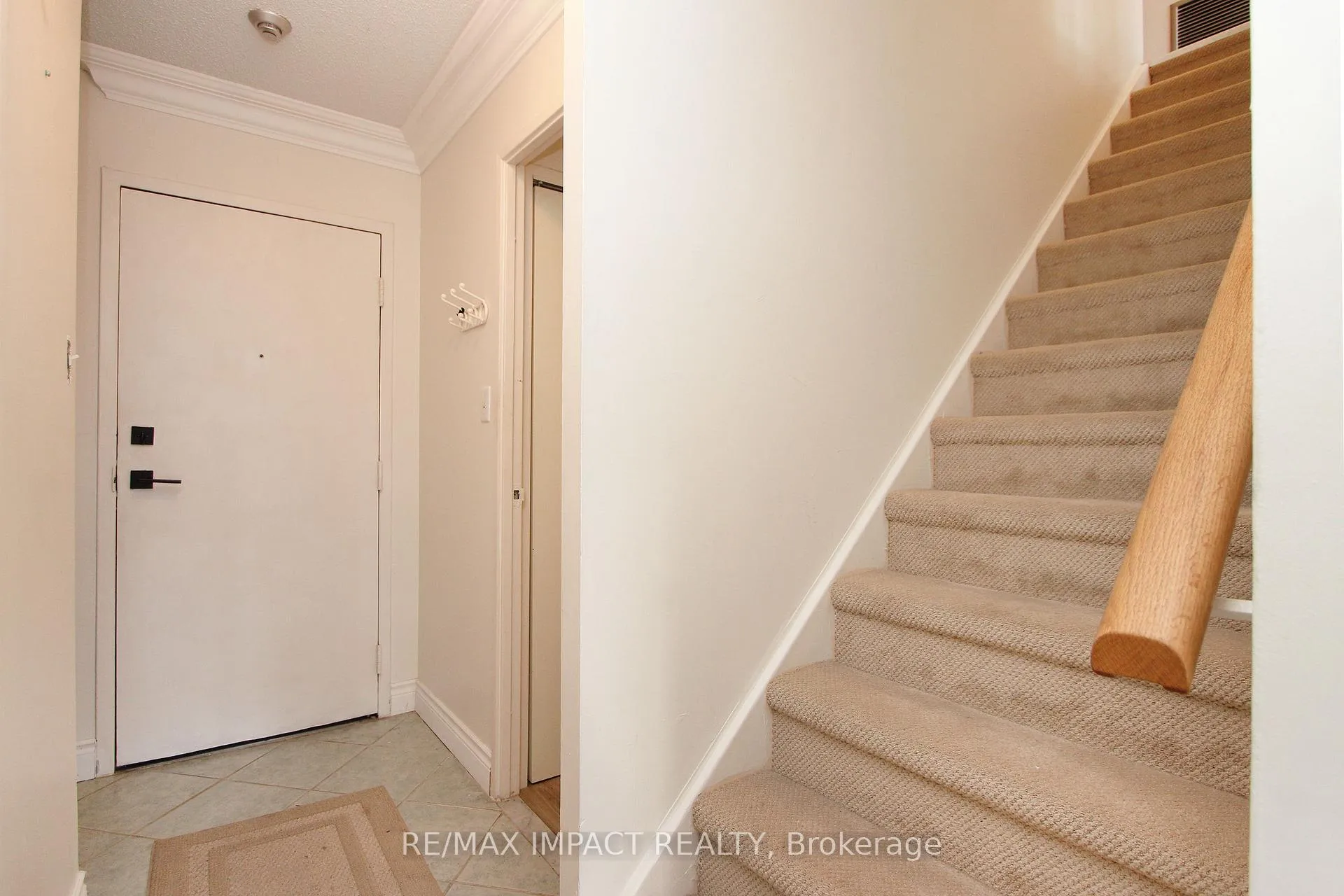 Photo 5 of Unit 409, 337 Simcoe Street N, Oshawa, O'Neill — HOMEH