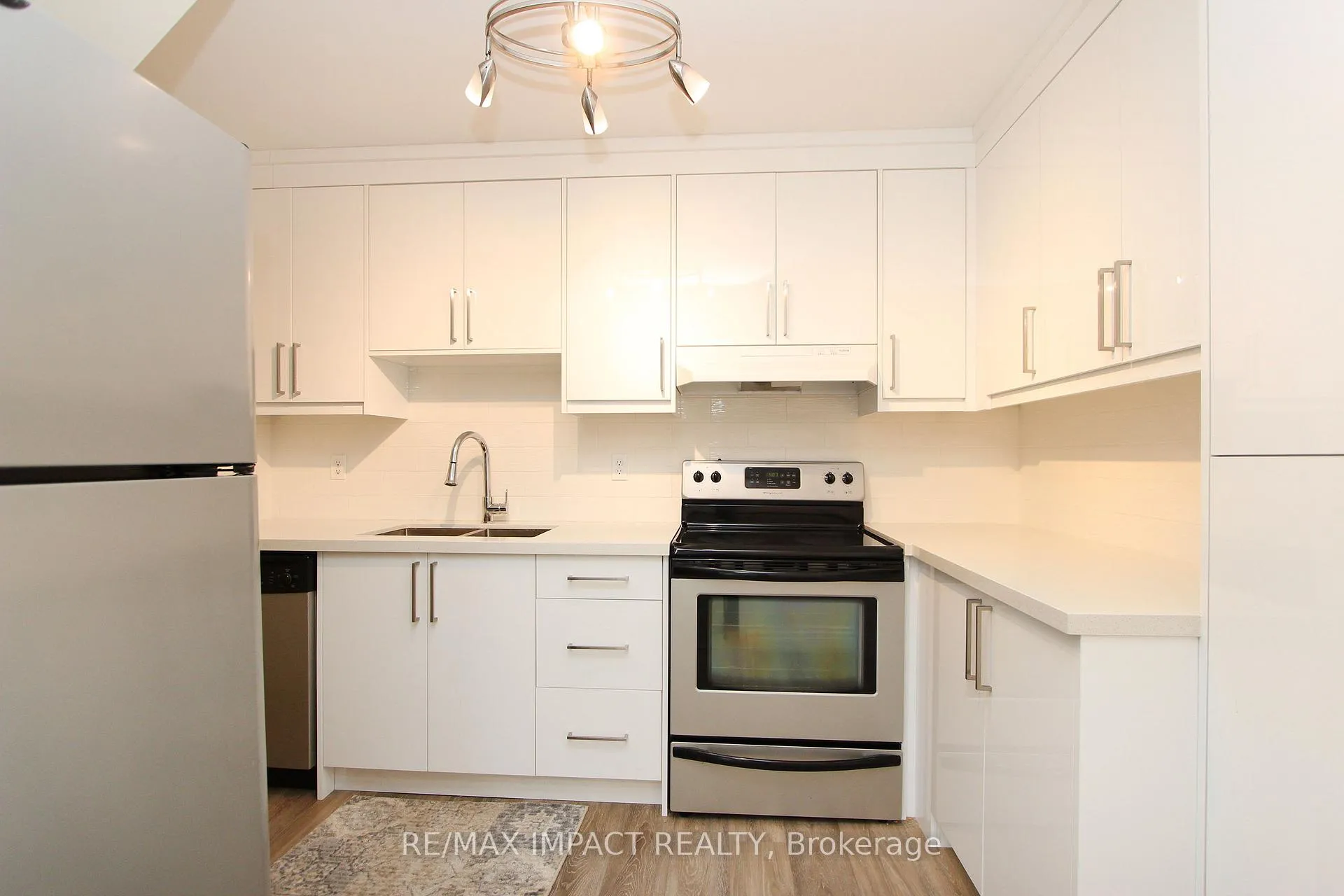 Photo 7 of Unit 409, 337 Simcoe Street N, Oshawa, O'Neill — HOMEH