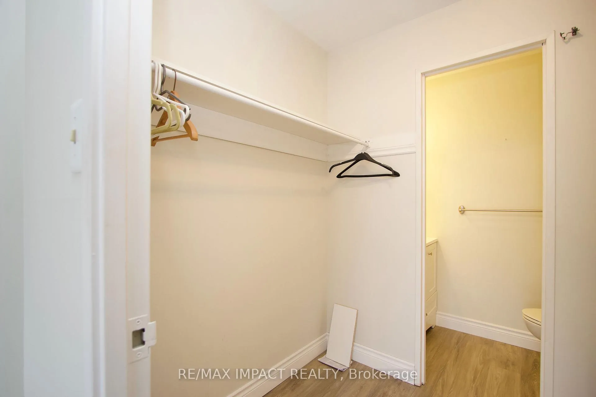 Photo 21 of Unit 409, 337 Simcoe Street N, Oshawa, O'Neill — HOMEH
