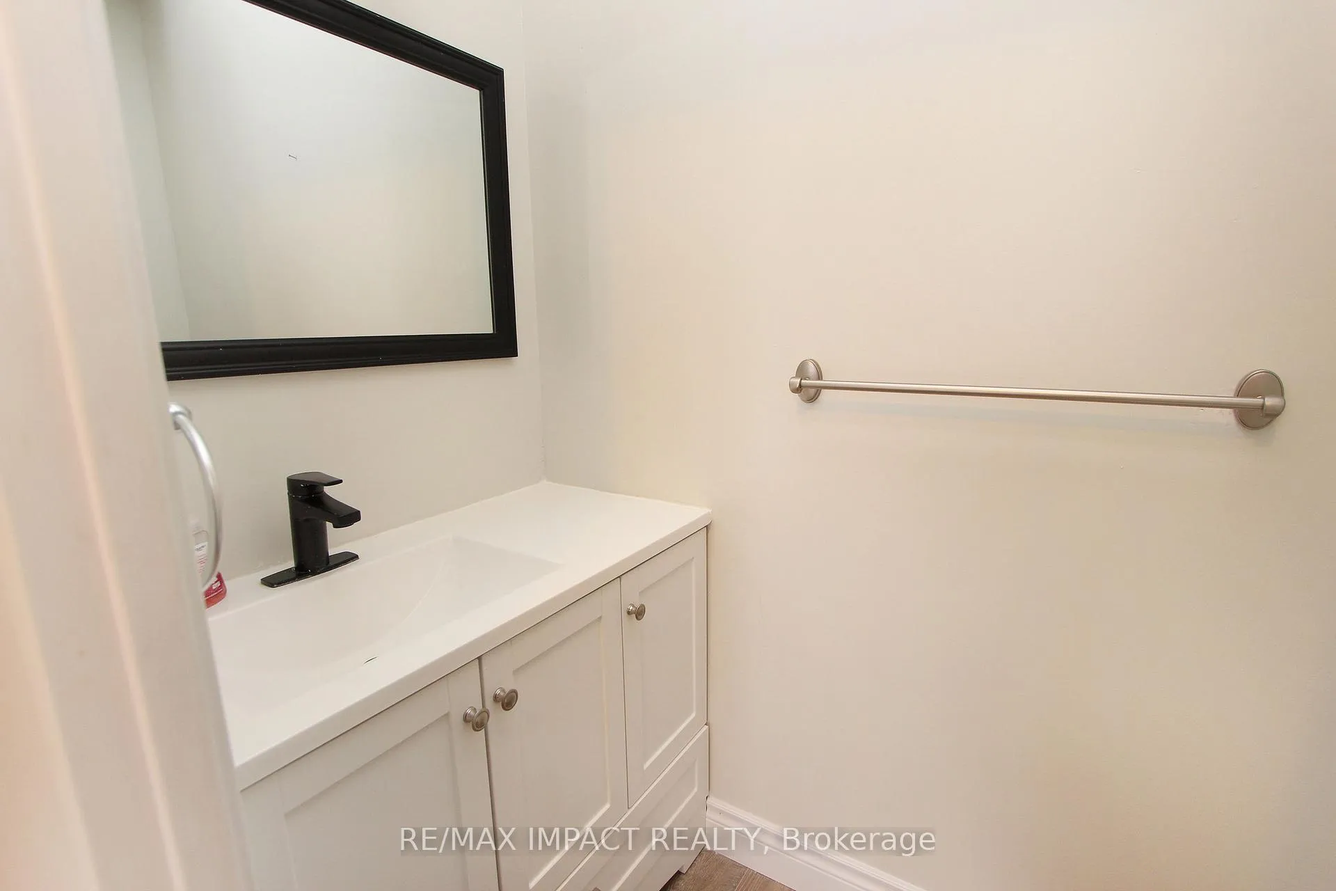 Photo 22 of Unit 409, 337 Simcoe Street N, Oshawa, O'Neill — HOMEH