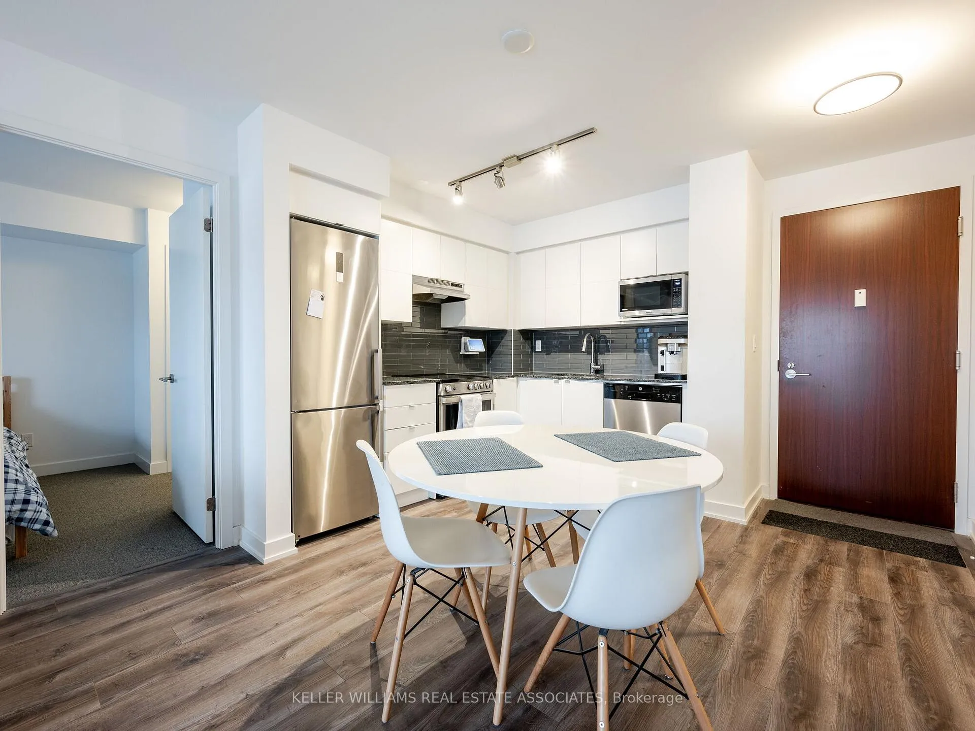 Photo 5 of Unit 413, 120 Varna Drive, Toronto, Englemount-Lawrence — HOMEH